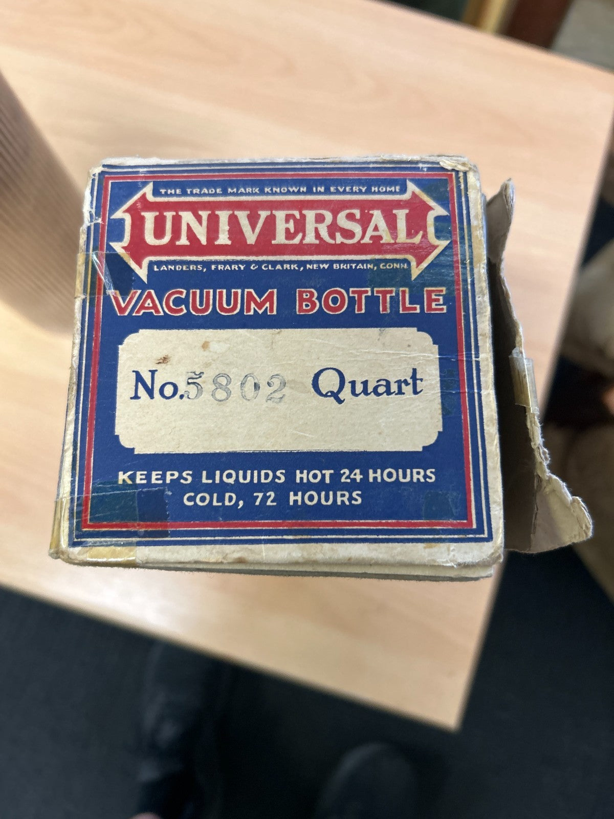 Vintage Universal Vacuum Bottle – Complete Boxed Set – c.1916–1920s – 1 Quart