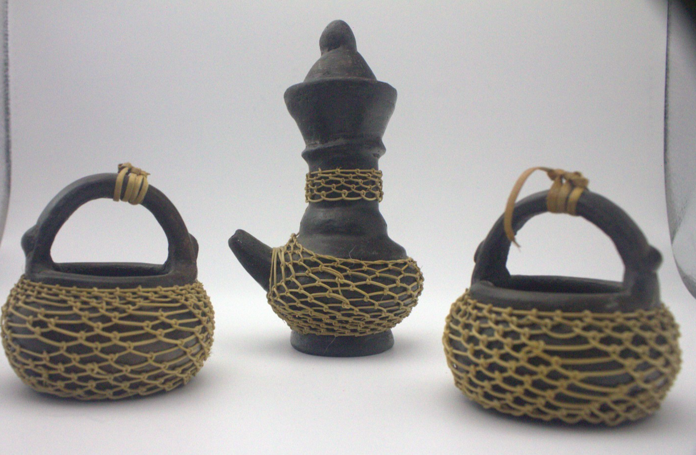 African Clay Souvenir Pot & Cup Set – Woven Fibre – 3 Pieces