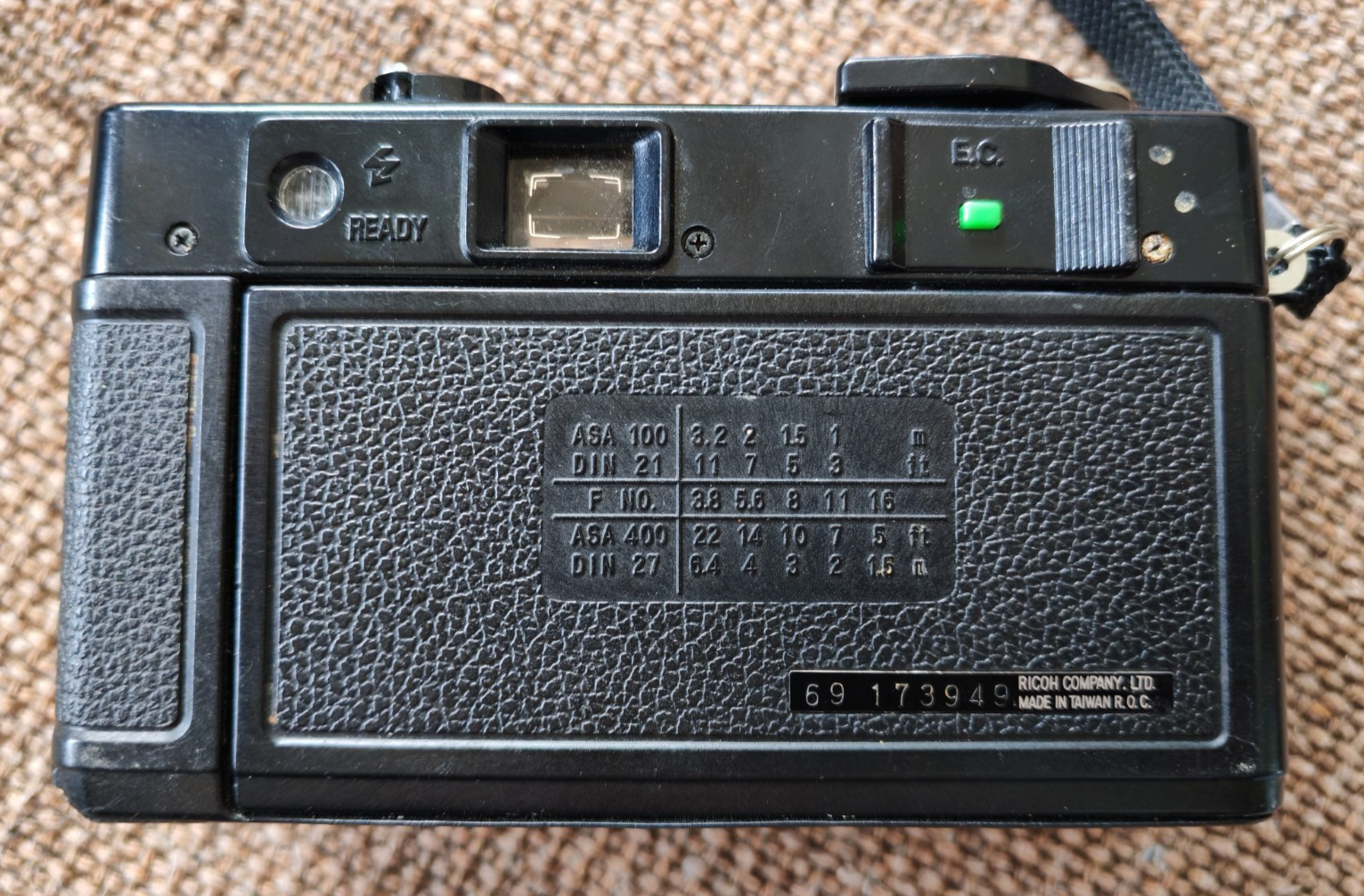 Vintage Ricoh 35EFL 35mm Film Camera – Built-in Flash – Japan (No Case)