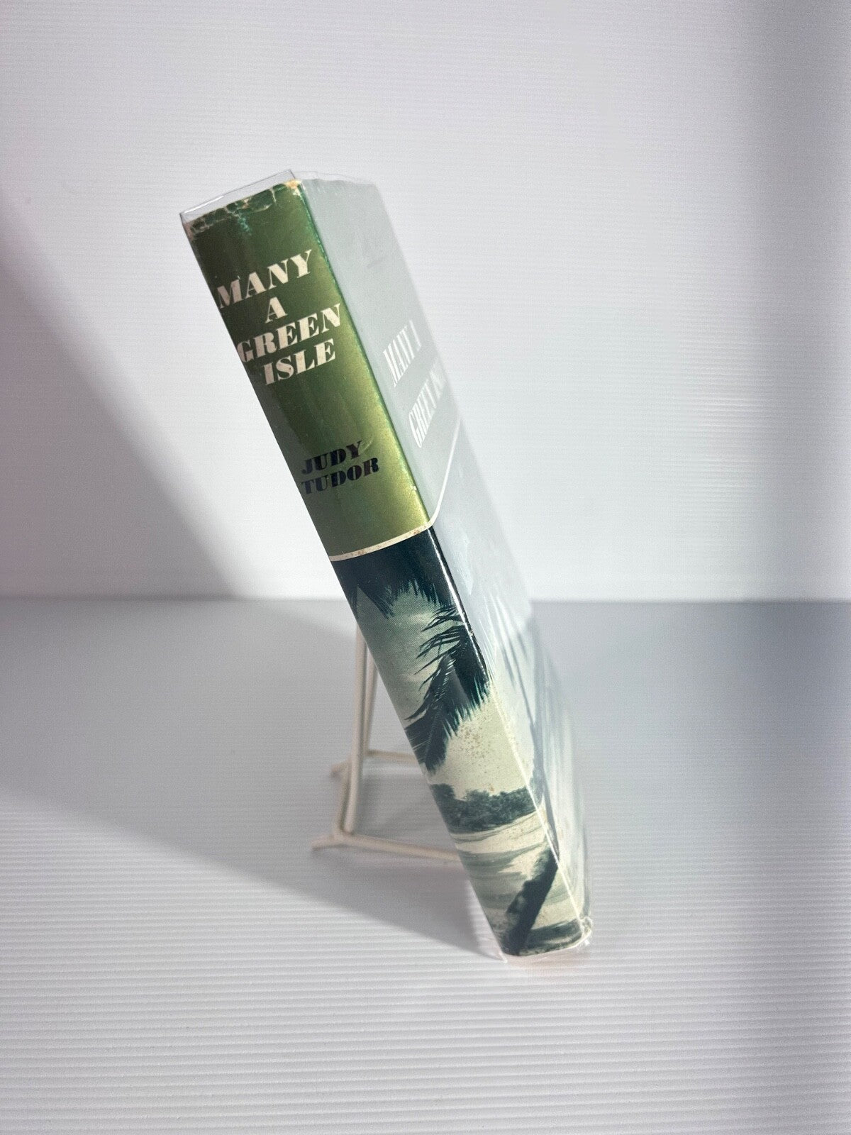 Many a Green Isle Judy Tudor 1966 HC DJ Pacific First Edition Australia