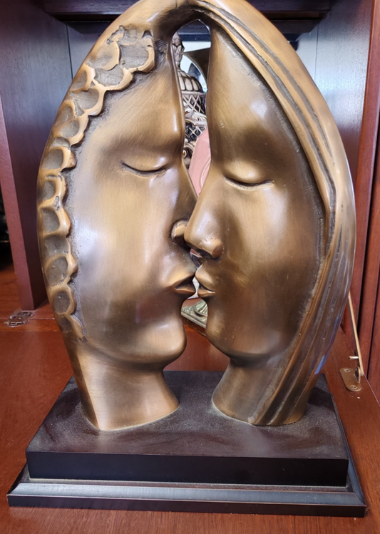Vintage Modernist Bronze-Tone Sculpture – Two Faces / Lovers Embrace
