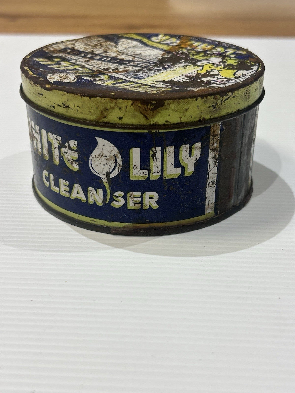 Vintage White Lily Cleanser Tin 18oz Nightingale Chemicals Melbourne Circa 1940s