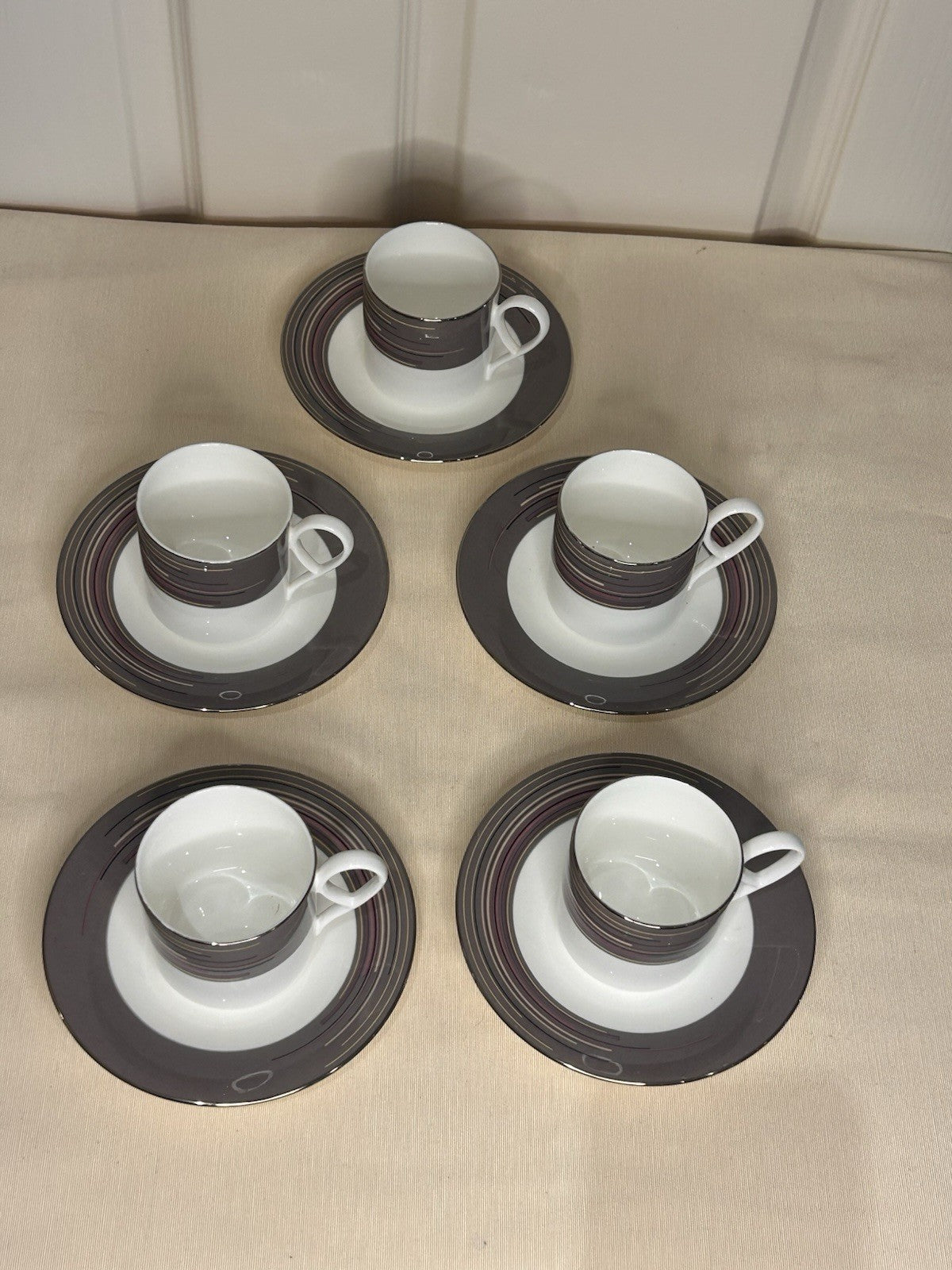 Mikasa Bone China M6056 Japan – Set of 5 Cups & Saucers – Modern Stripe Design