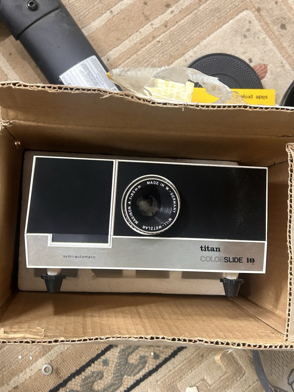 Titan ColorSlide IQ Semi-Automatic 35mm Slide Projector W. Germany + Manual