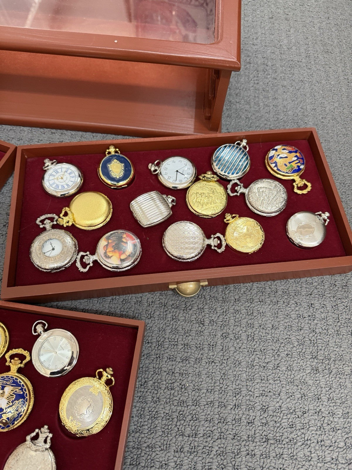 Hachette Pocket Watch Collection 39 Watches Display Cabinet Book Set