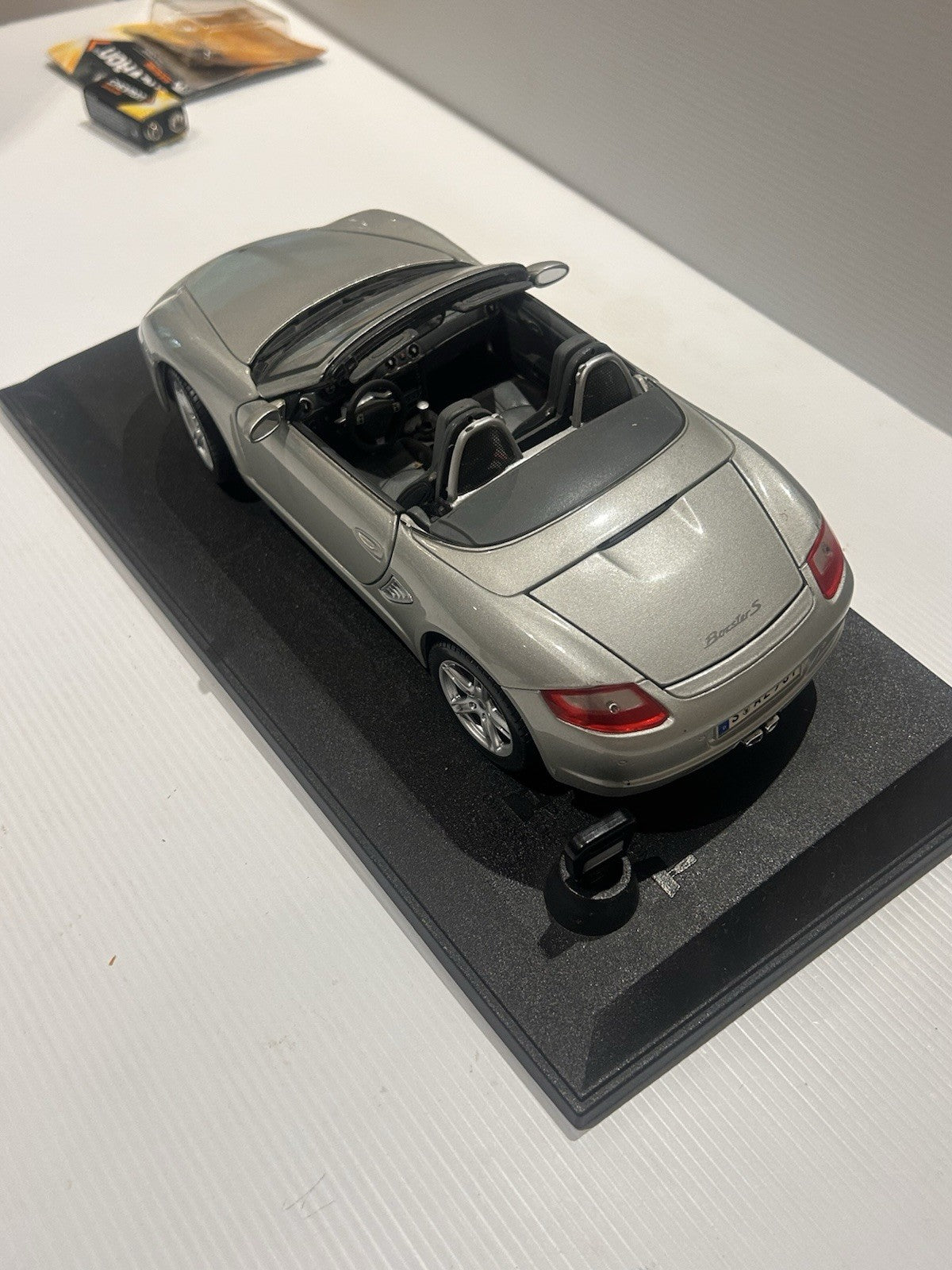 Maisto Porsche Boxster Convertible 1:18 Diecast Model Car w/ Lights Silver