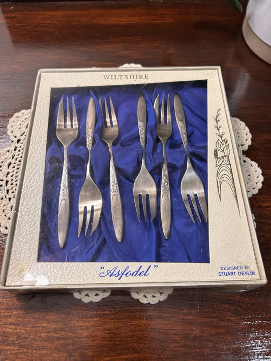 Vintage Wiltshire Asfodel Boxed Set Of 6 Forks Silver Plated Floral Ornate