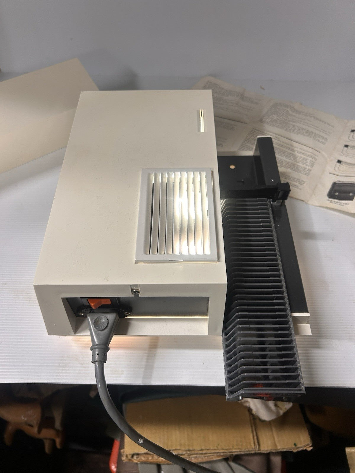 Titan ColorSlide IQ Semi-Automatic 35mm Slide Projector W. Germany + Manual