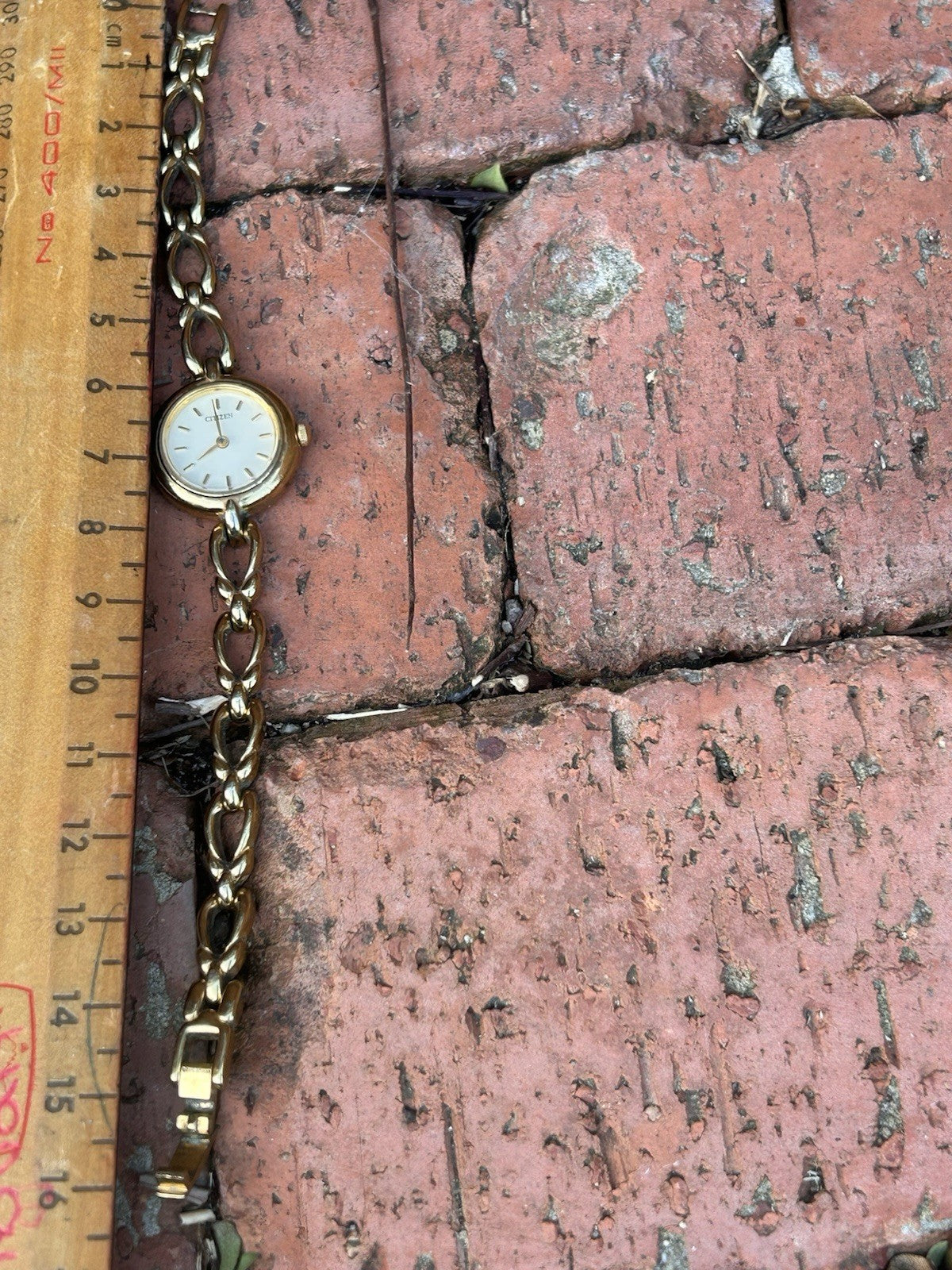 Vintage Citizen Ladies Gold Tone Bracelet Watch Quartz YPM New Battery