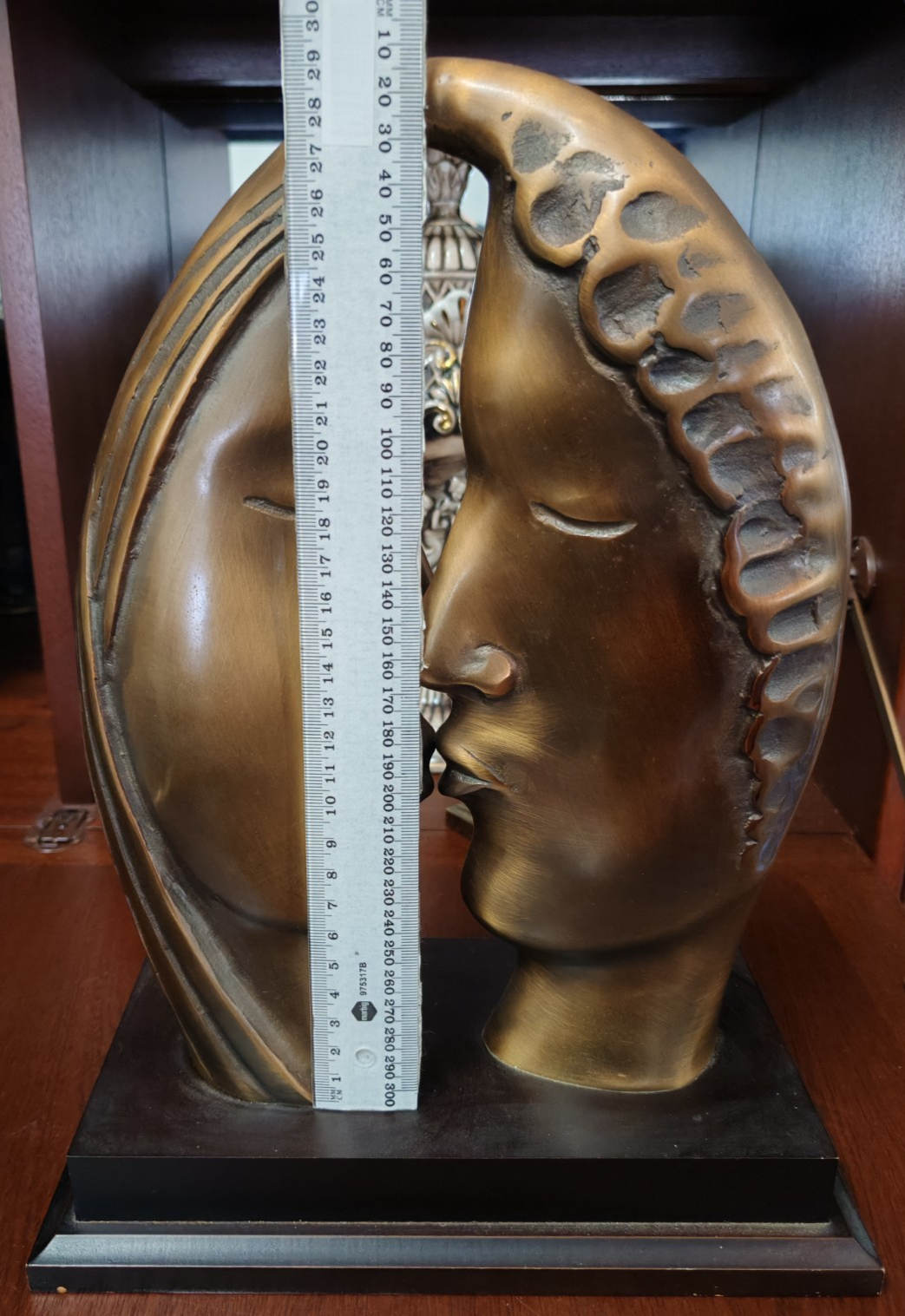 Vintage Modernist Bronze-Tone Sculpture – Two Faces / Lovers Embrace