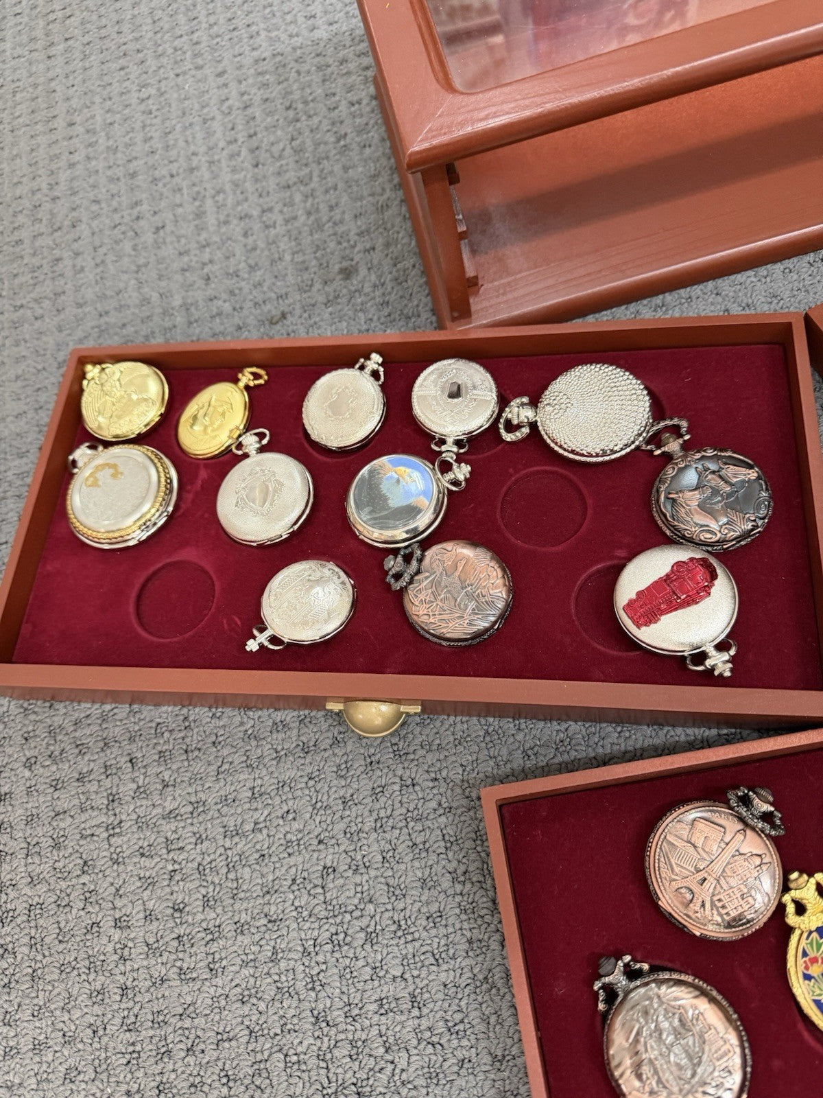 Hachette Pocket Watch Collection 39 Watches Display Cabinet Book Set