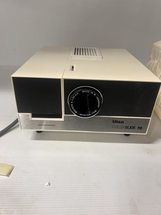 Titan ColorSlide IQ Semi-Automatic 35mm Slide Projector W. Germany + Manual