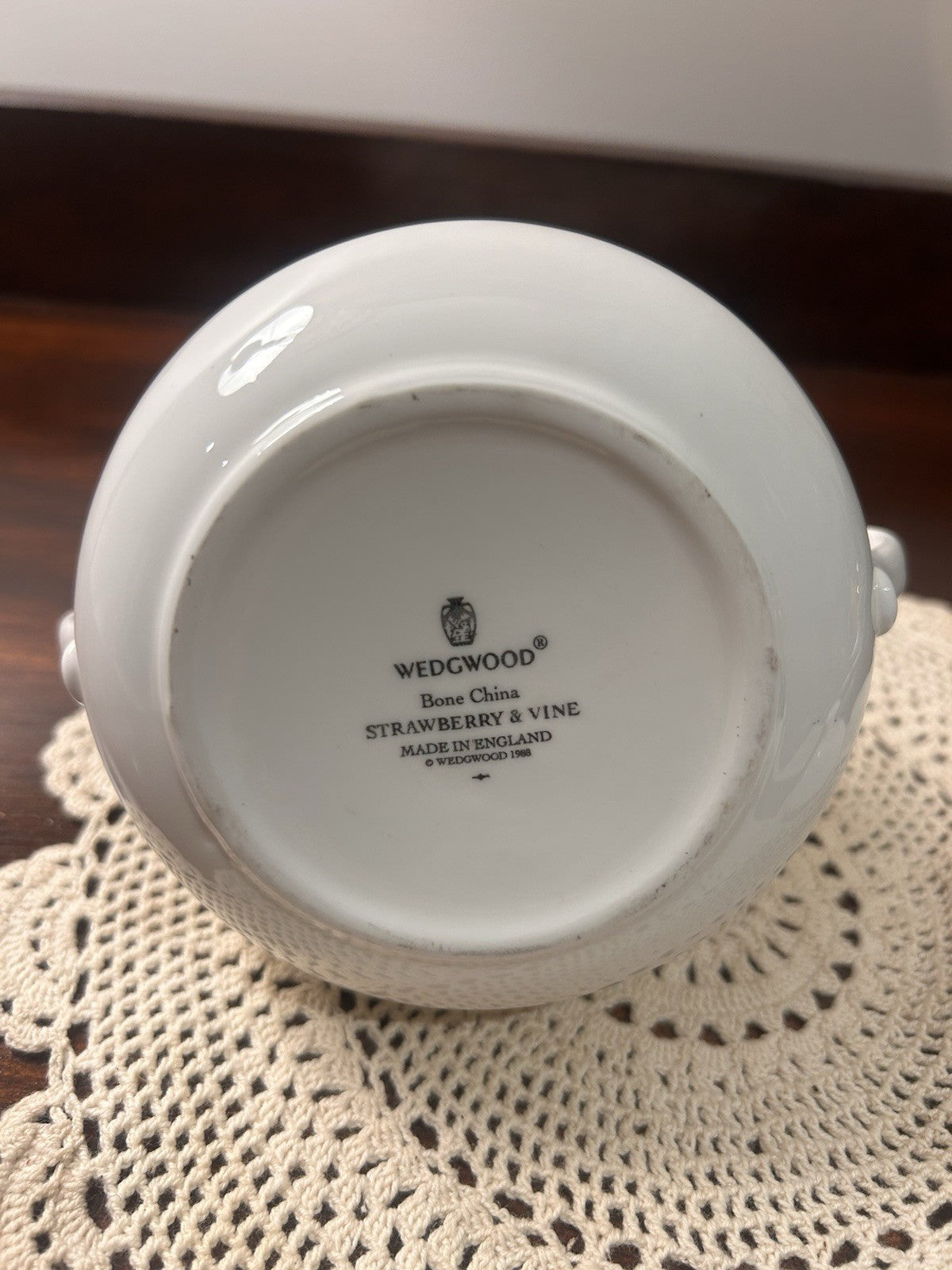 Wedgwood Strawberry & Vine Bone China Sugar Bowl with Lid England 1988