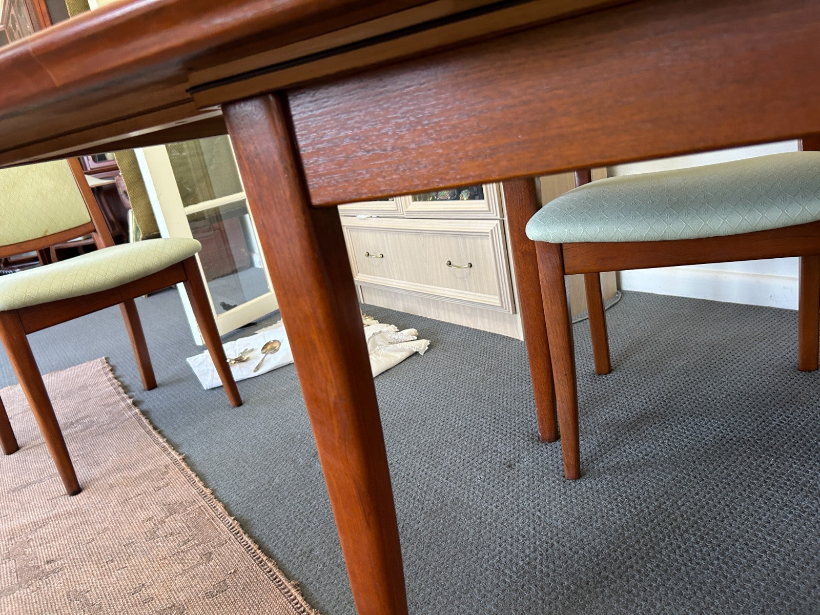 Noblett SA Mahogony Oval Extendable Dining Table  and 6 Chairs