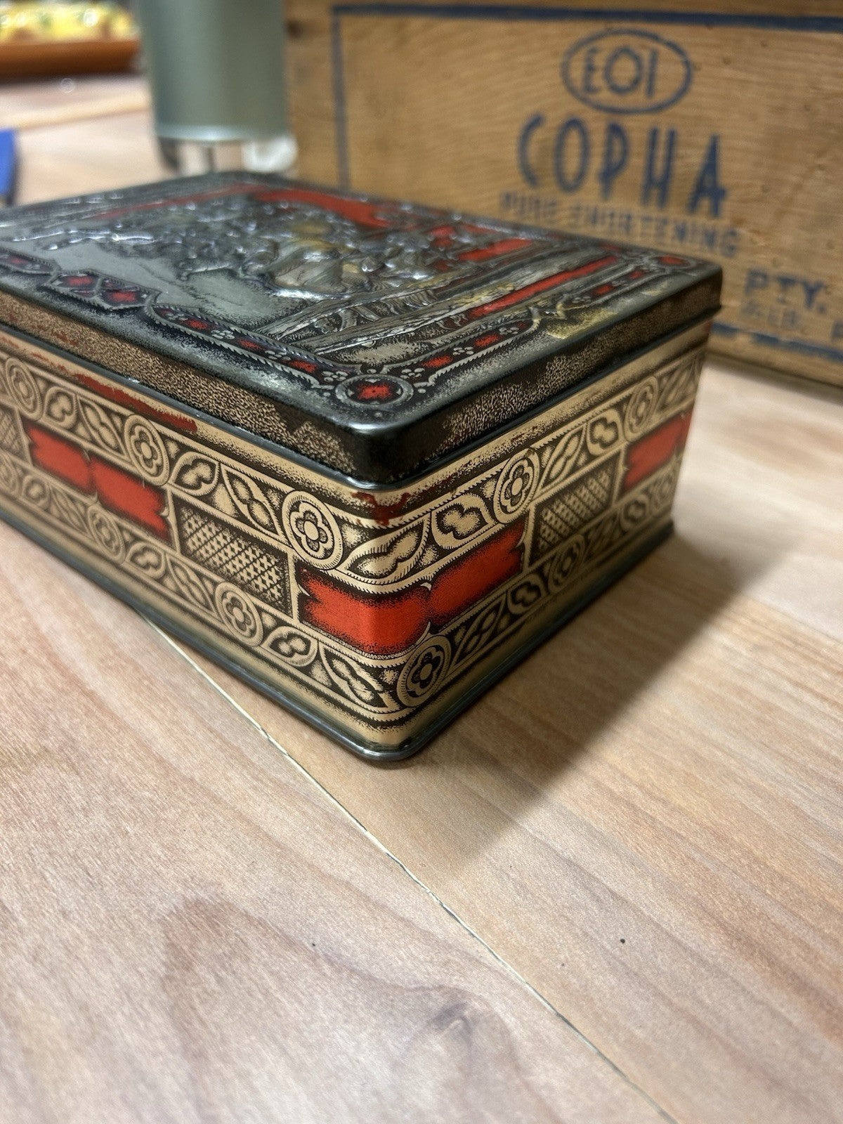 Vintage Riley’s Toffee Tin Halifax England Embossed Hunting Scene c1940s