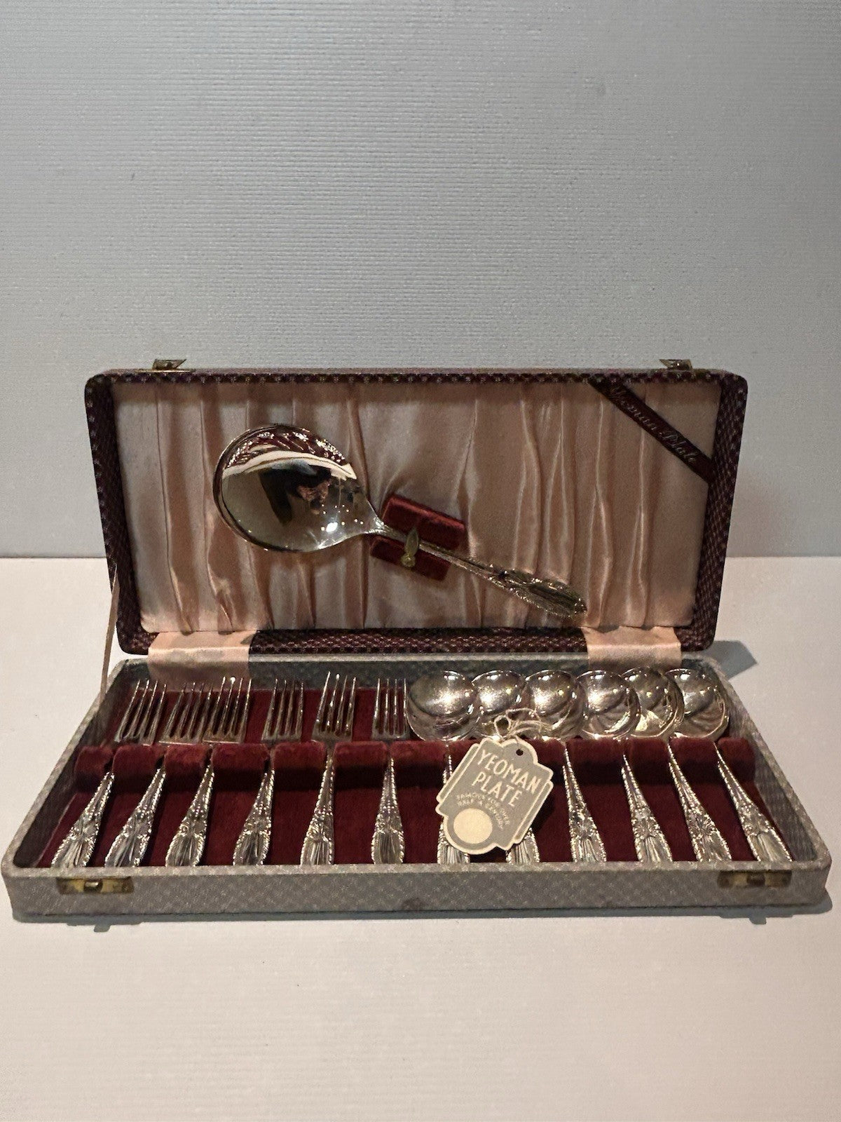 Vintage Yeoman Plate Silver Plated Cutlery Set in Case – 13 Pieces