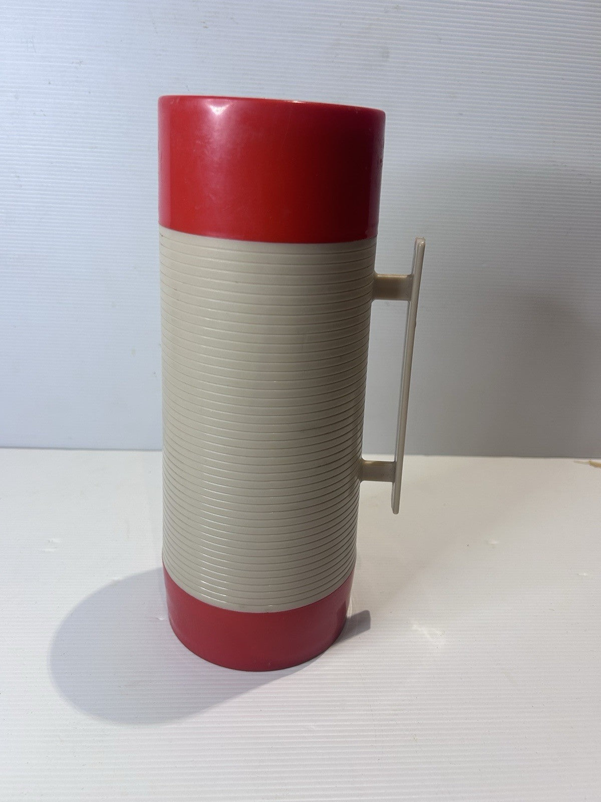 Vintage Aladdin Hy-Lo Thermos WM1060P 32oz USA Red Beige Retro Lunch Bottle
