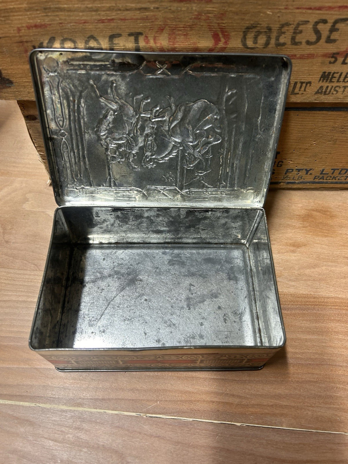 Vintage Riley’s Toffee Tin Halifax England Embossed Hunting Scene c1940s