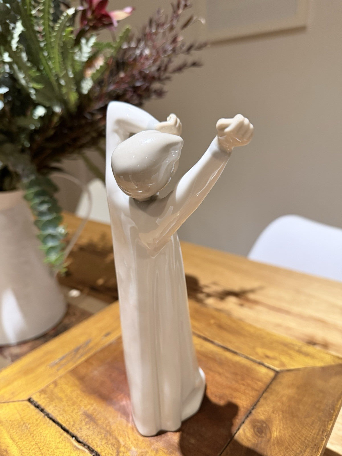 Lladro Boy Awakening 4870 Porcelain Figurine Spain Gloss White Retired 21cm