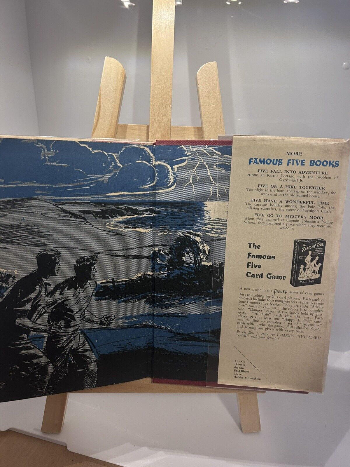 Five Go Down To The Sea. Enid Blyton Famous Five 1954 Edition With Dust Jacket