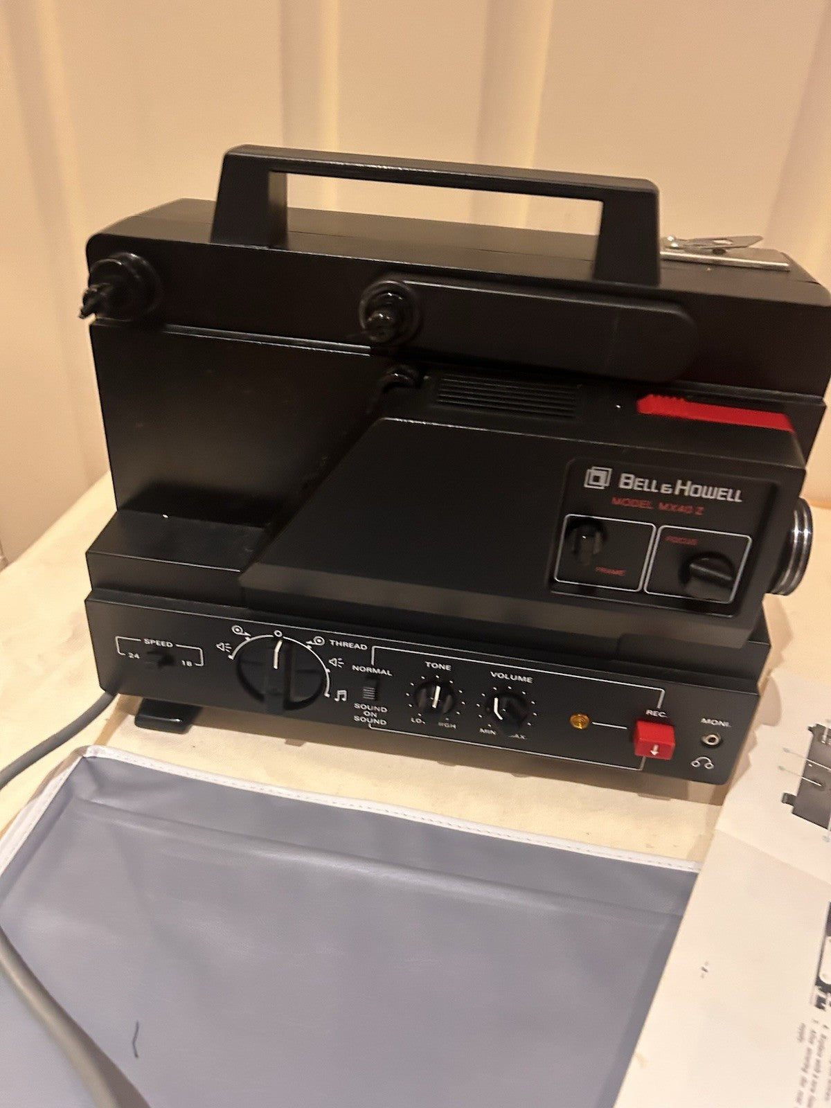 Bell & Howell MX40Z Super 8 & Single 8 Magnetic Sound Projector 