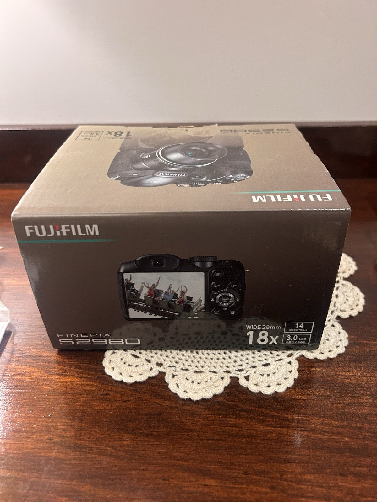 Fujifilm FinePix S2980 Digital Camera 18x Optical Zoom Boxed 14MP Tested