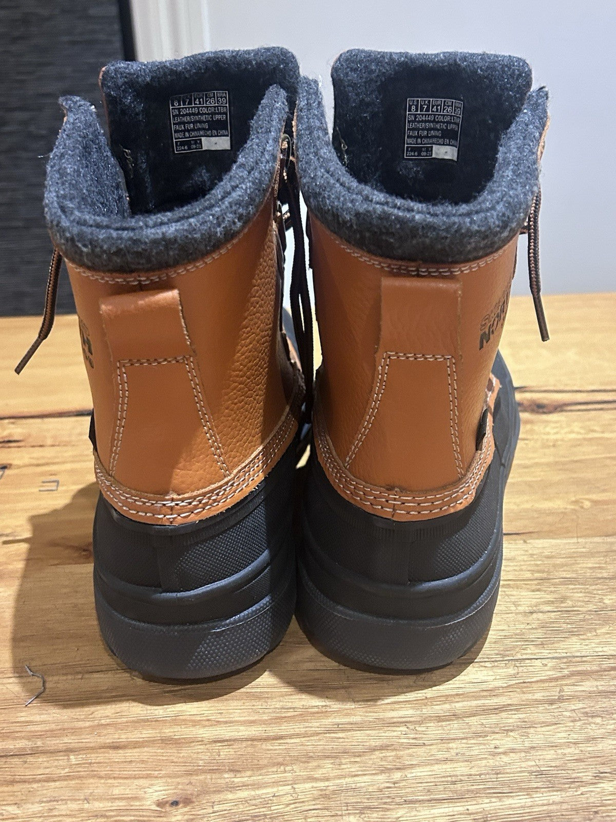Skechers North Men’s Winter Boots US 8 Waterproof Thinsulate Faux Fur Lined