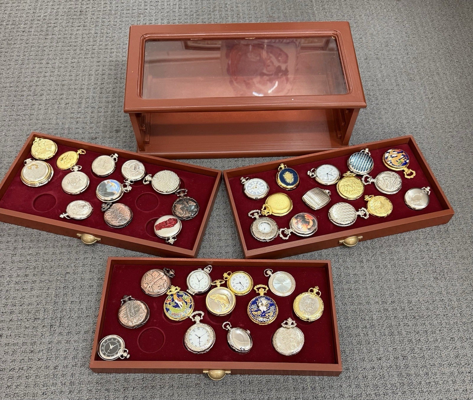 Hachette Pocket Watch Collection 39 Watches Display Cabinet Book Set
