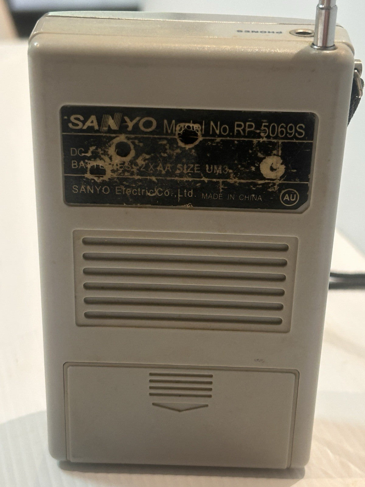 Vintage Sanyo RP-5069S Portable AM/FM 2 Band Receiver Radio Works