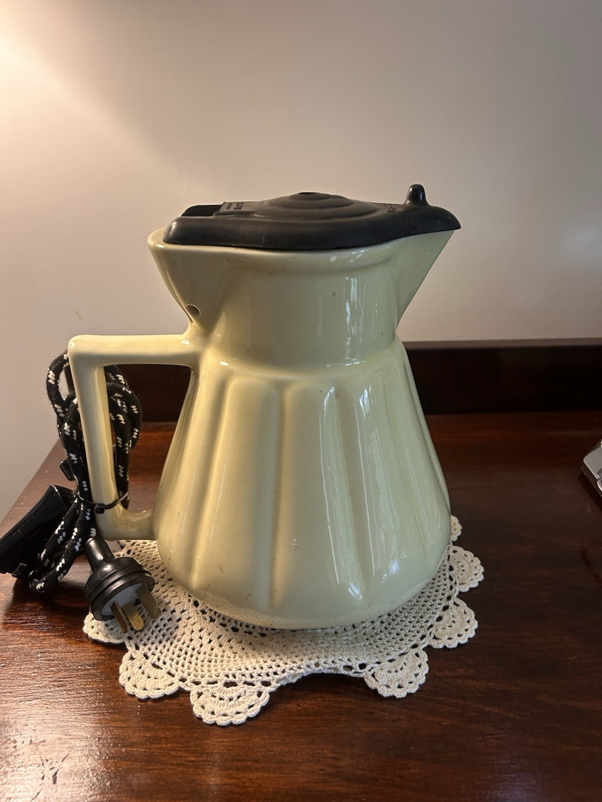Hecla Electric Jug Kettle 1930s 1940s Ceramic Bakelite Vintage Australia