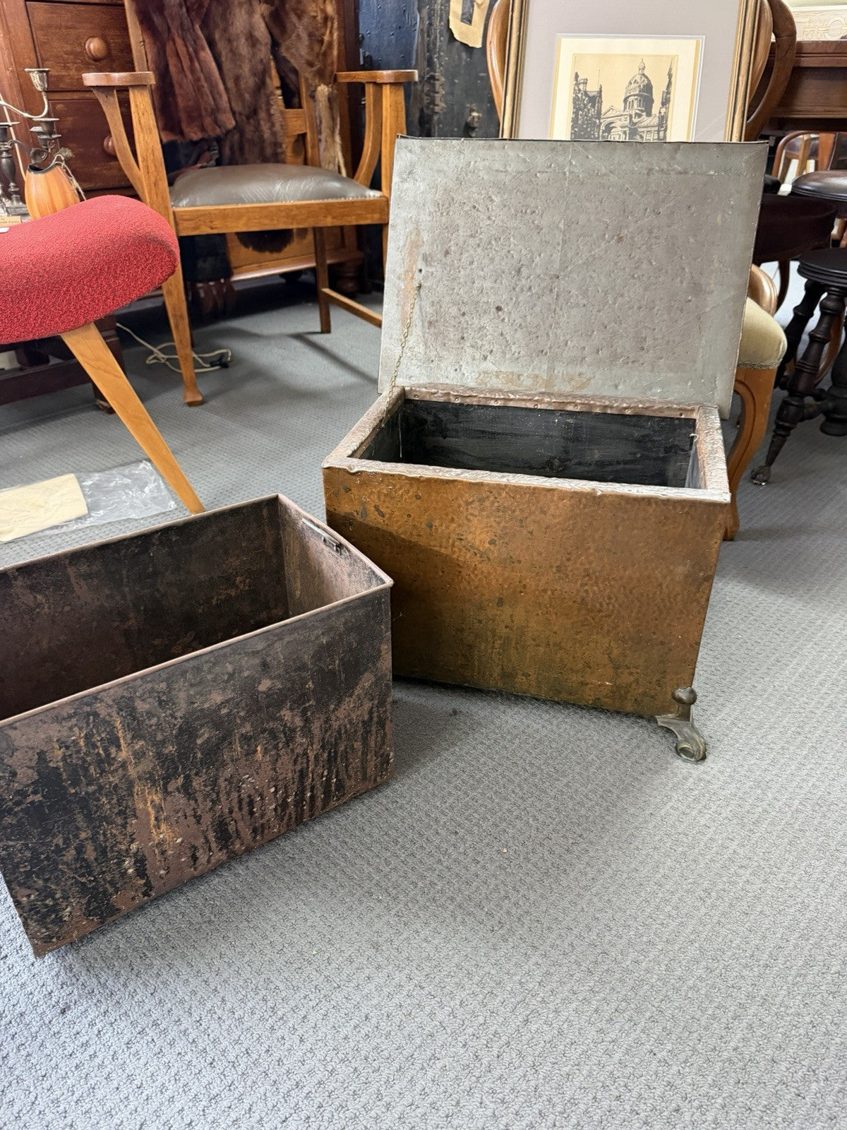 Antique Arts & Crafts Hammered Copper Coal Box Removable Liner Paw Feet