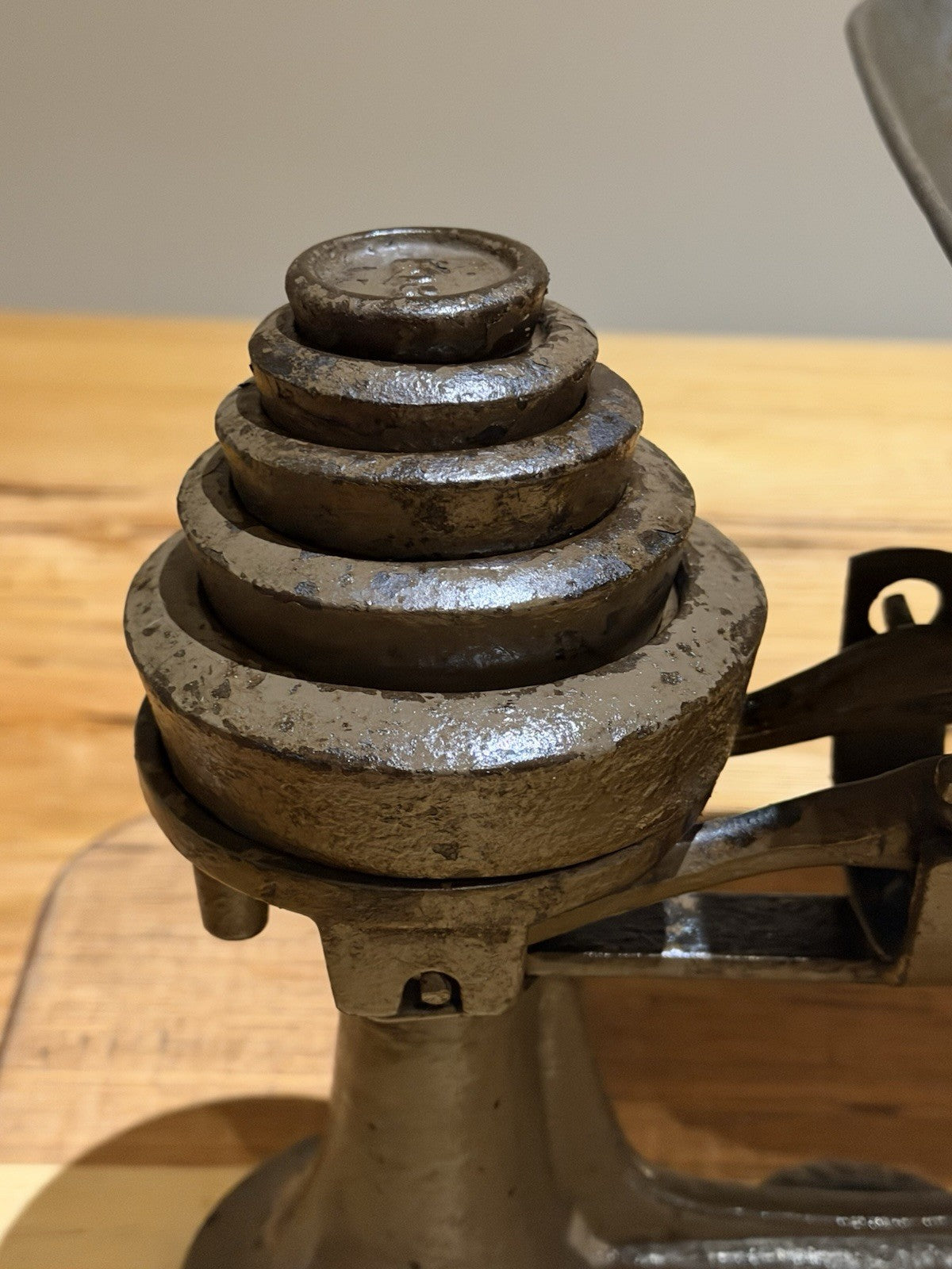 Vintage Metters Sydney Cast Iron Balance Scales w Weights Apothecary