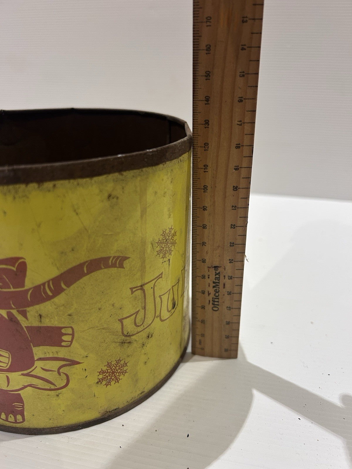 Vintage Jumbo Elephant Tin Yellow Oval Snowflake Biscuit Tin c1950s