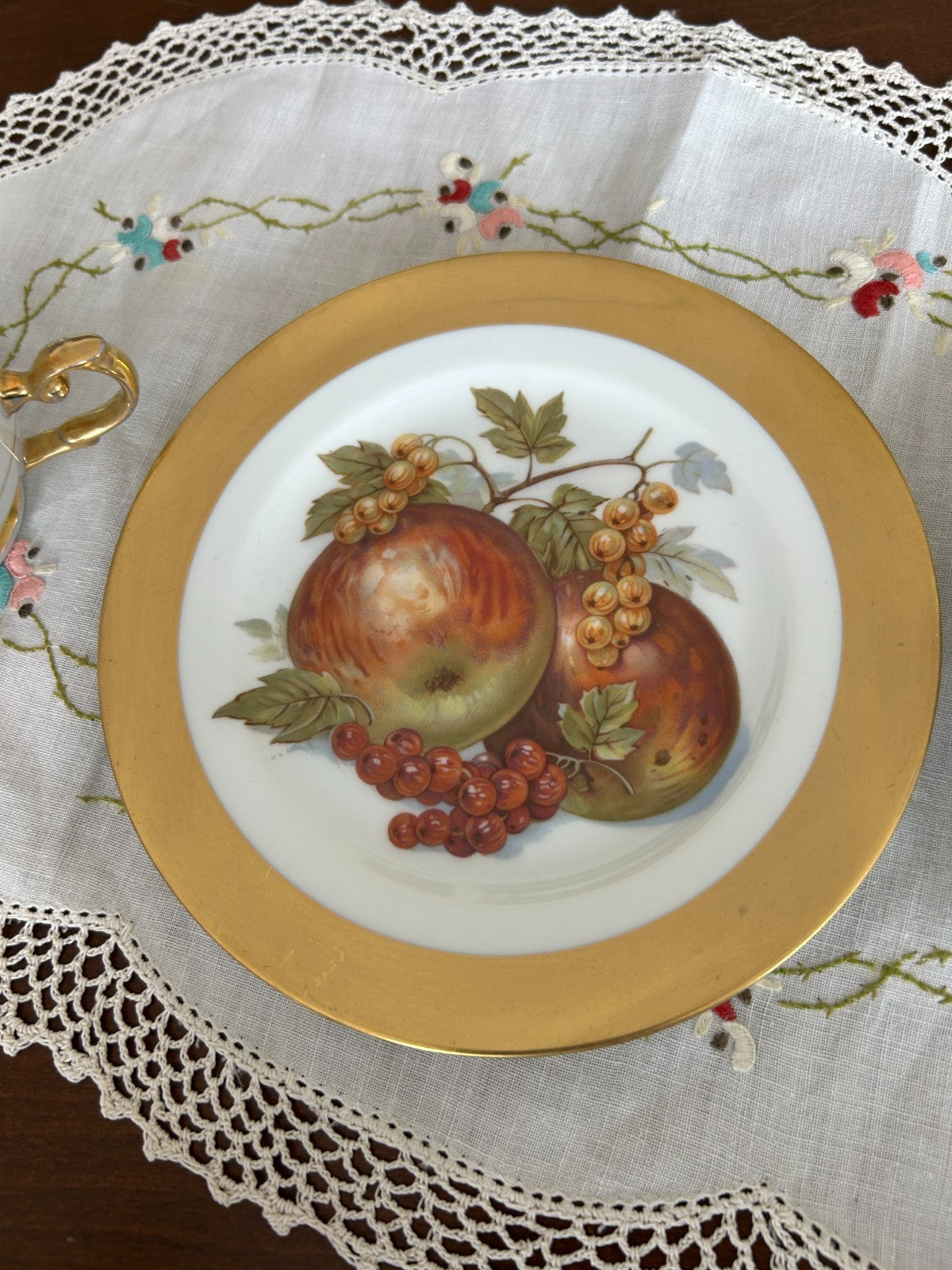 Vintage Westminster Fine China 22ct Gold Rimmed Fruit Tea Cup Trio
