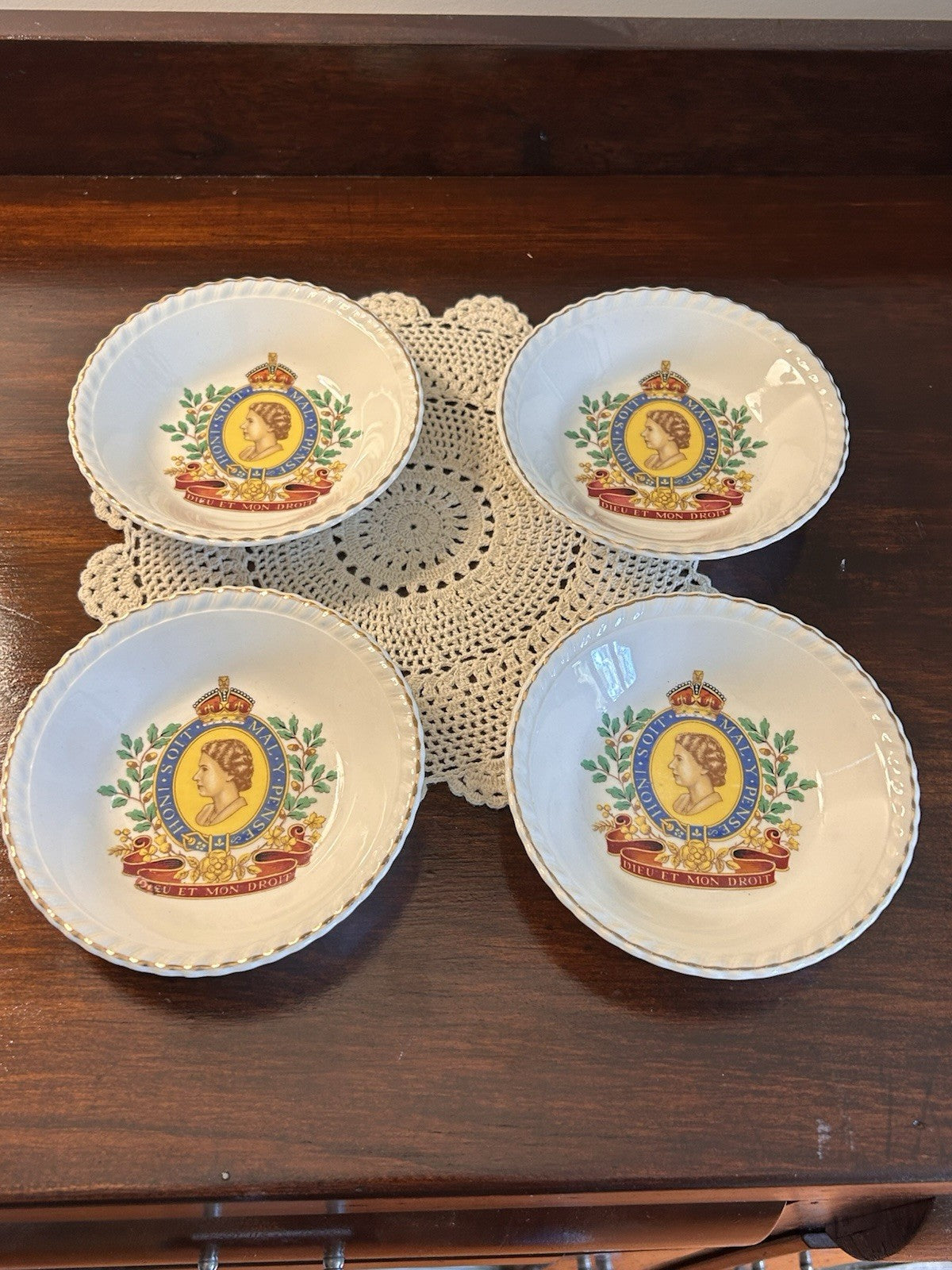 1953 Queen Elizabeth II Coronation Bowls x4 Johnson Australia Sovereign Pottery