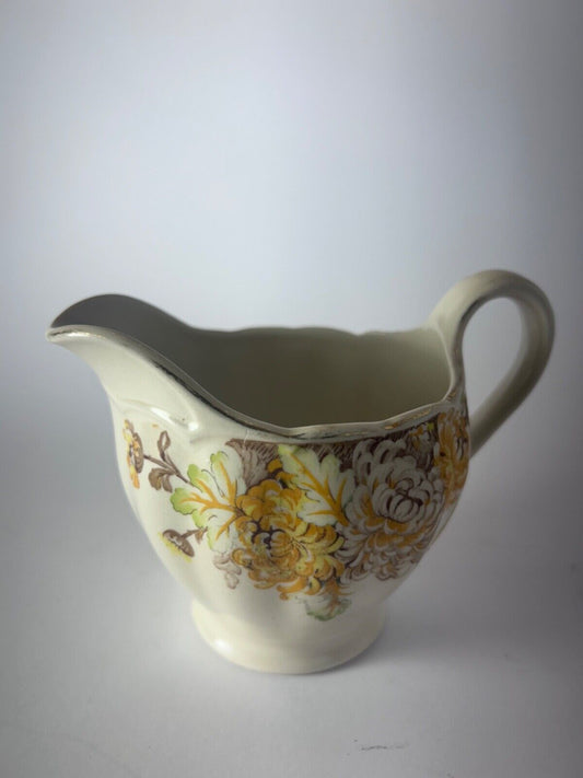 VINTAGE GRINDLEY ENGLAND CREAMPETAL CREAMER Circa 1950s
