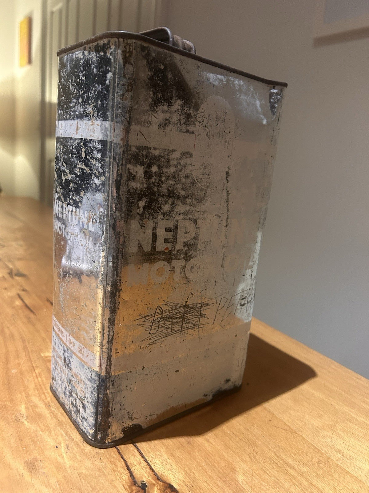 Vintage Neptune Motor Oil Tin Can 1 Gallon Australian Petroliana Collectable