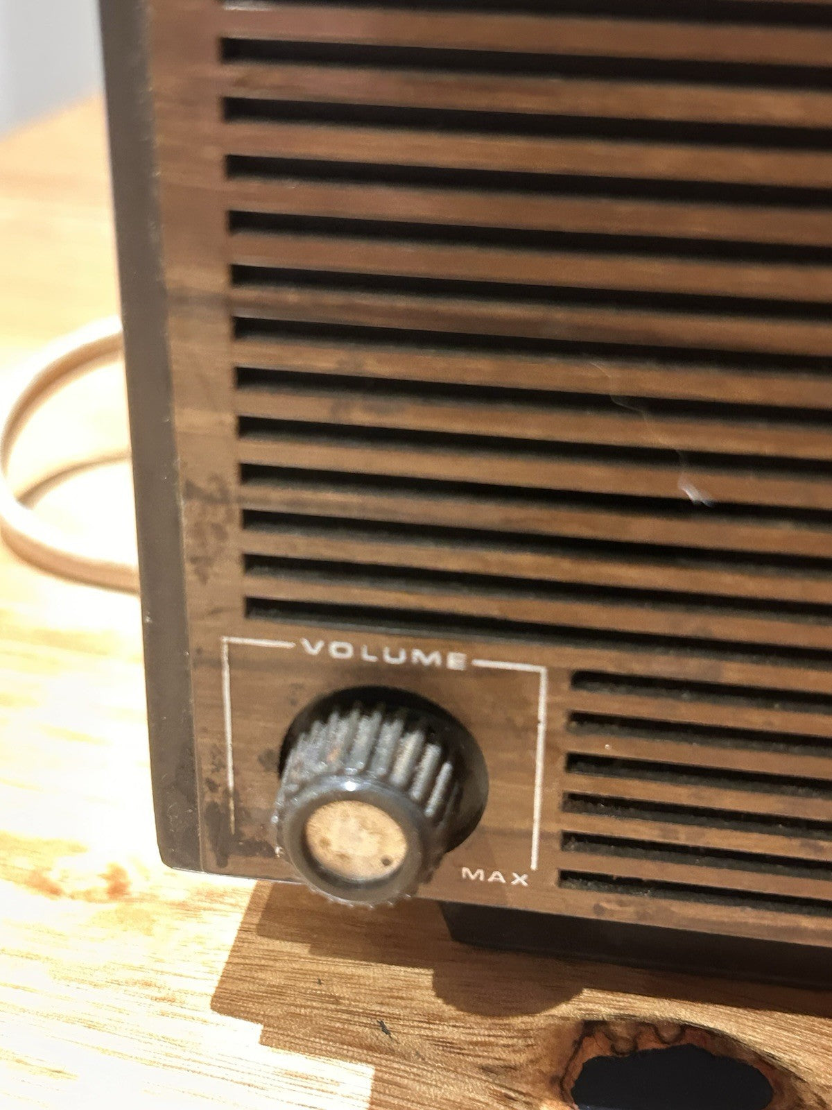 Vintage Realistic 12-679 AM Solid State Table Radio Tandy Hong Kong 240V
