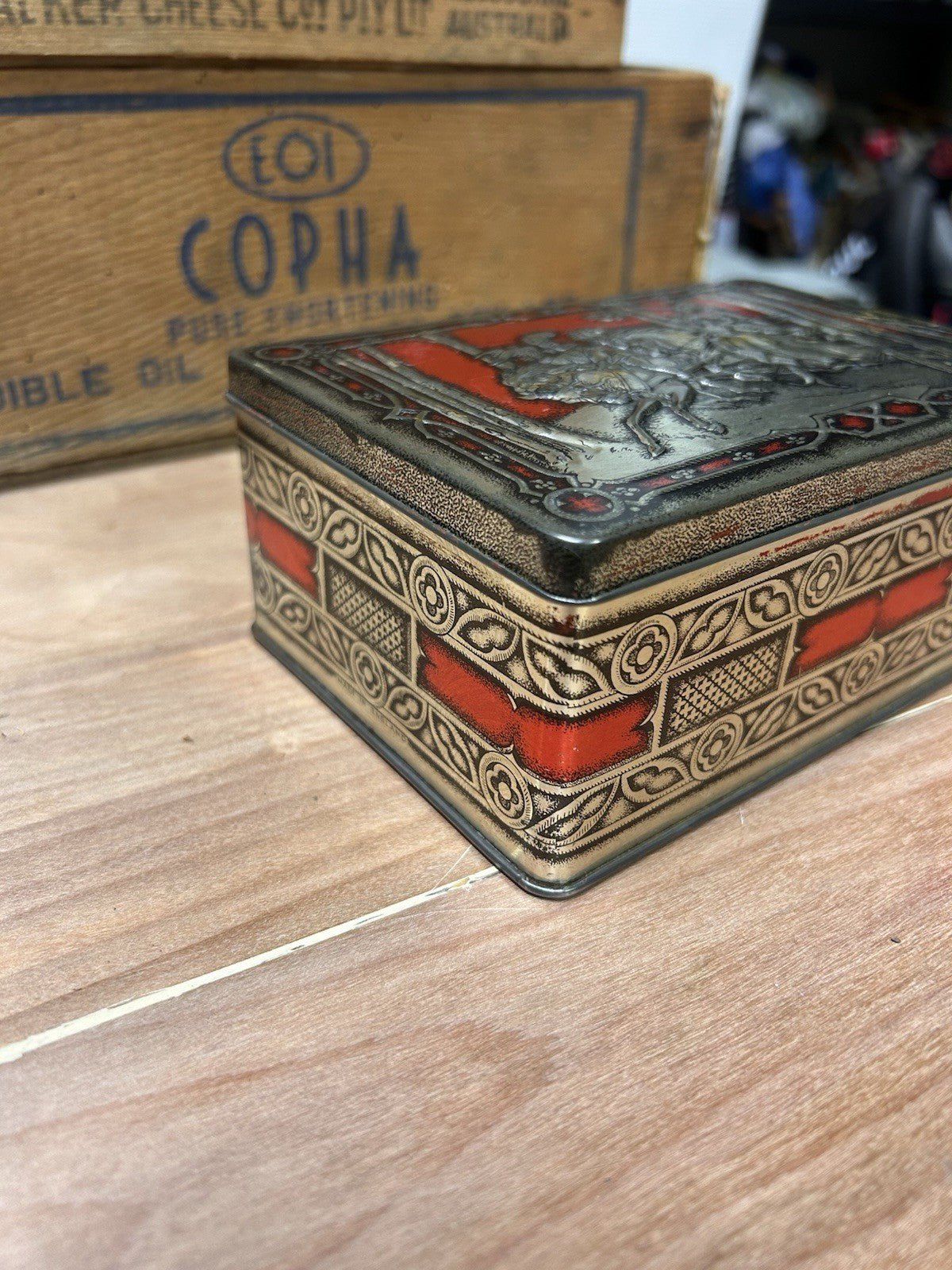 Vintage Riley’s Toffee Tin Halifax England Embossed Hunting Scene c1940s