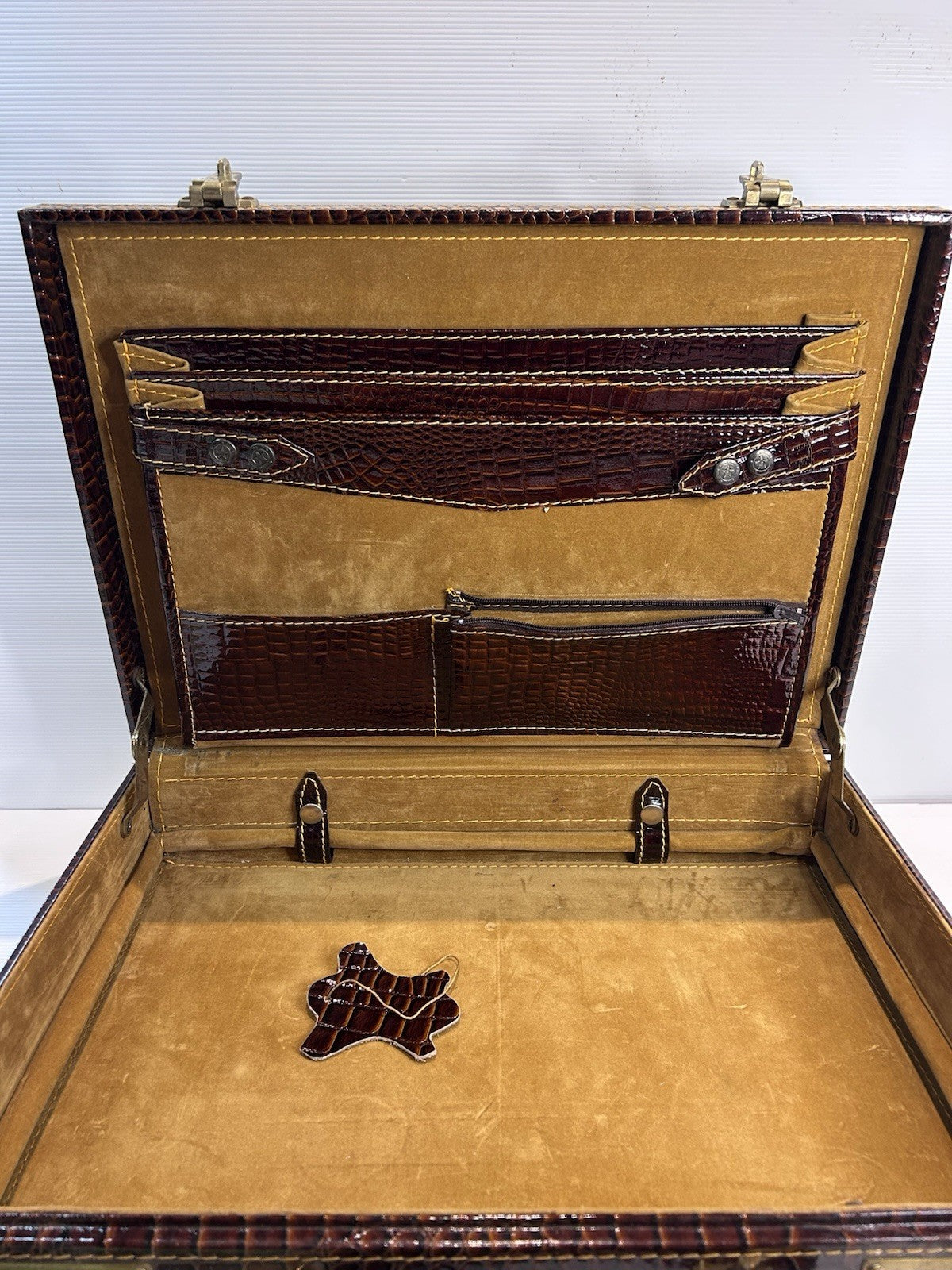 Vintage Faux Croc Leather Briefcase with Combo Lock – Retro Executive Case