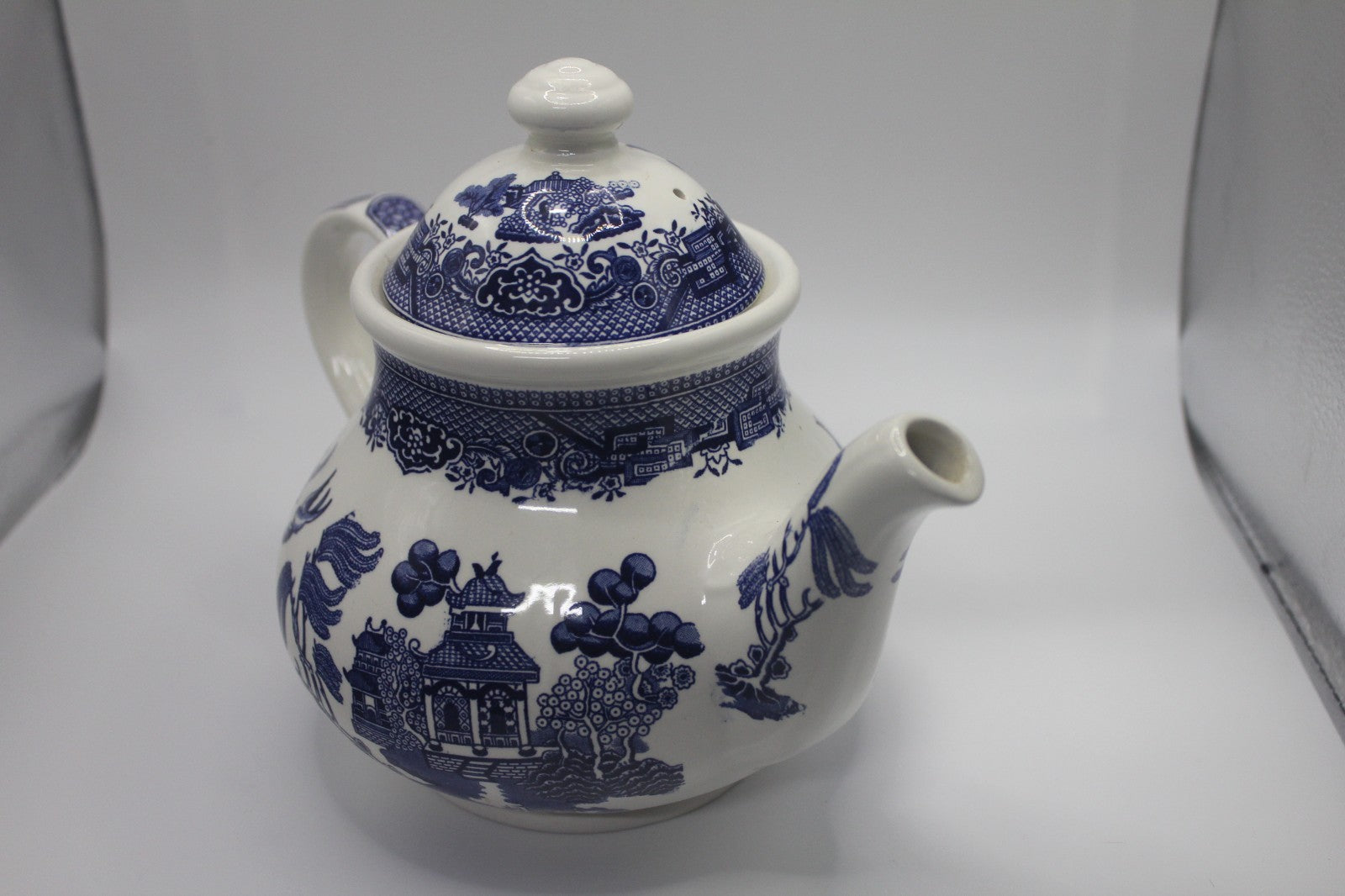 Vintage Churchill Blue & White Teapot – Fine English Tableware, England