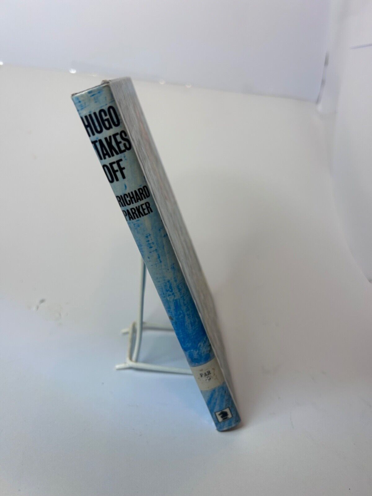 Hugo Takes Off by Richard Parker First Edition 1976 Dust Jacket and Hard Cover