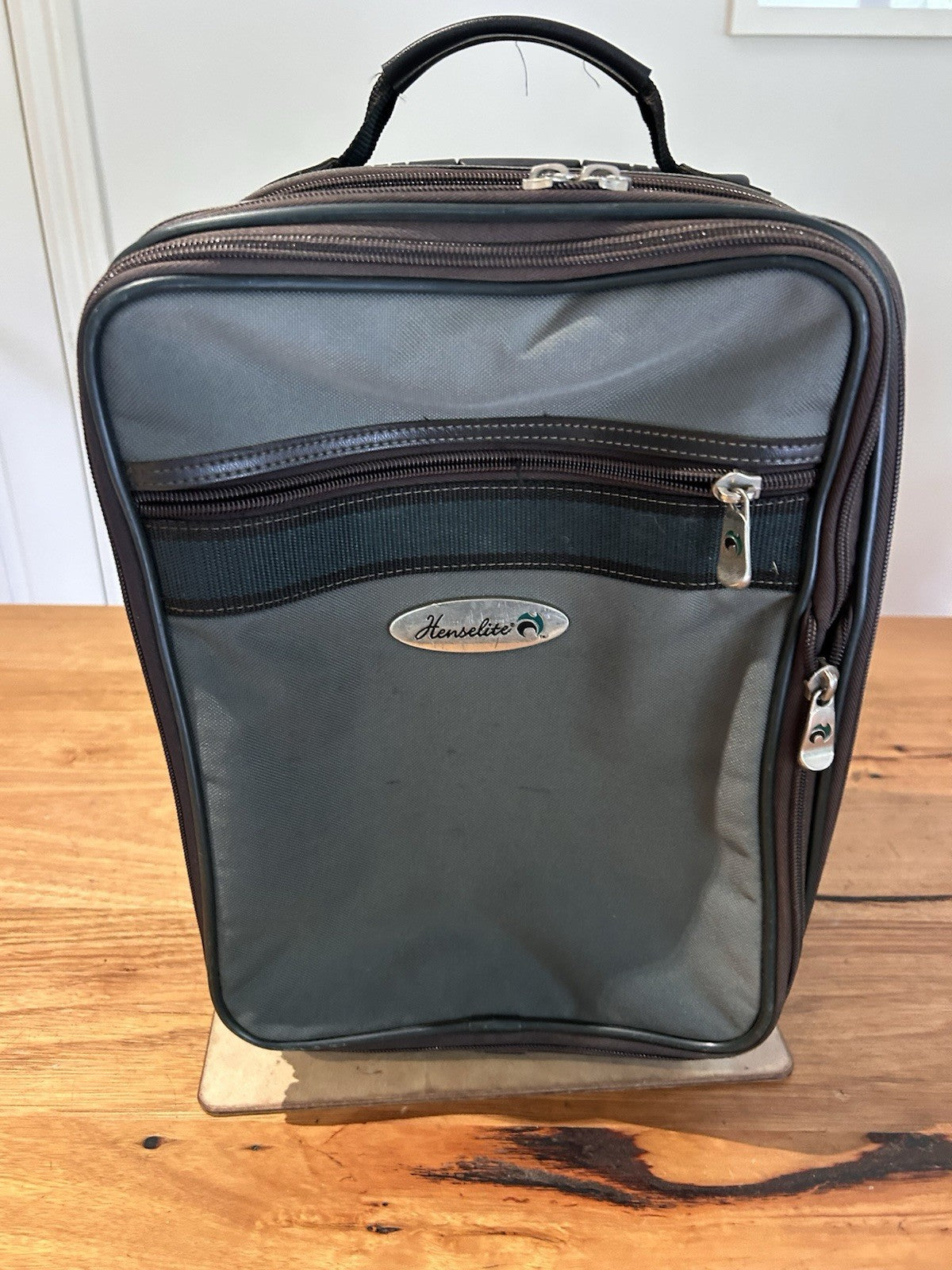 Henselite Lawn Bowls 4 Bowl Trolley Bag Green with Handle & Wheels