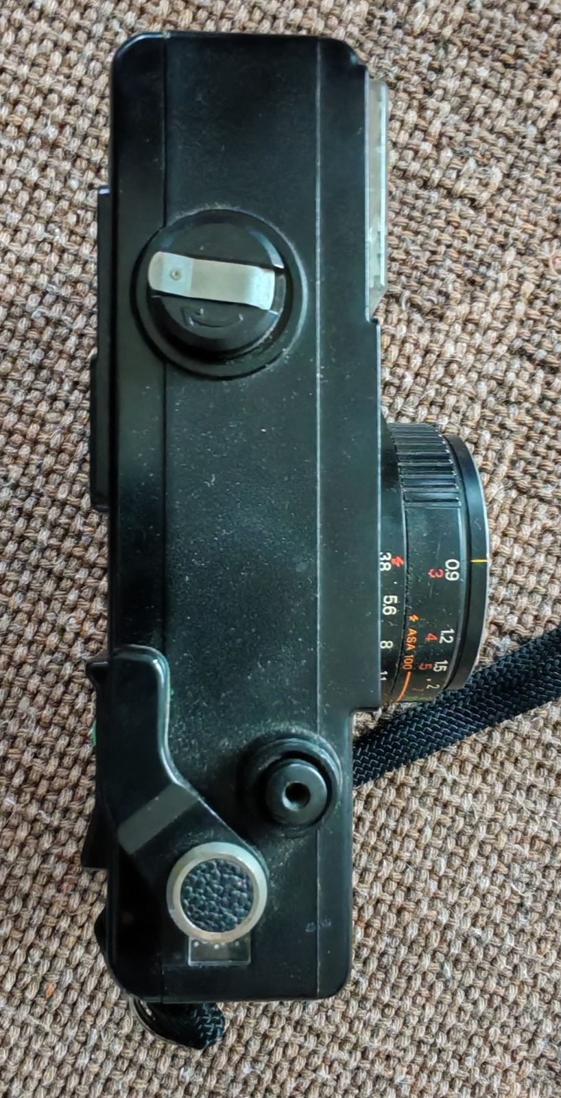 Vintage Ricoh 35EFL 35mm Film Camera – Built-in Flash – Japan (No Case)