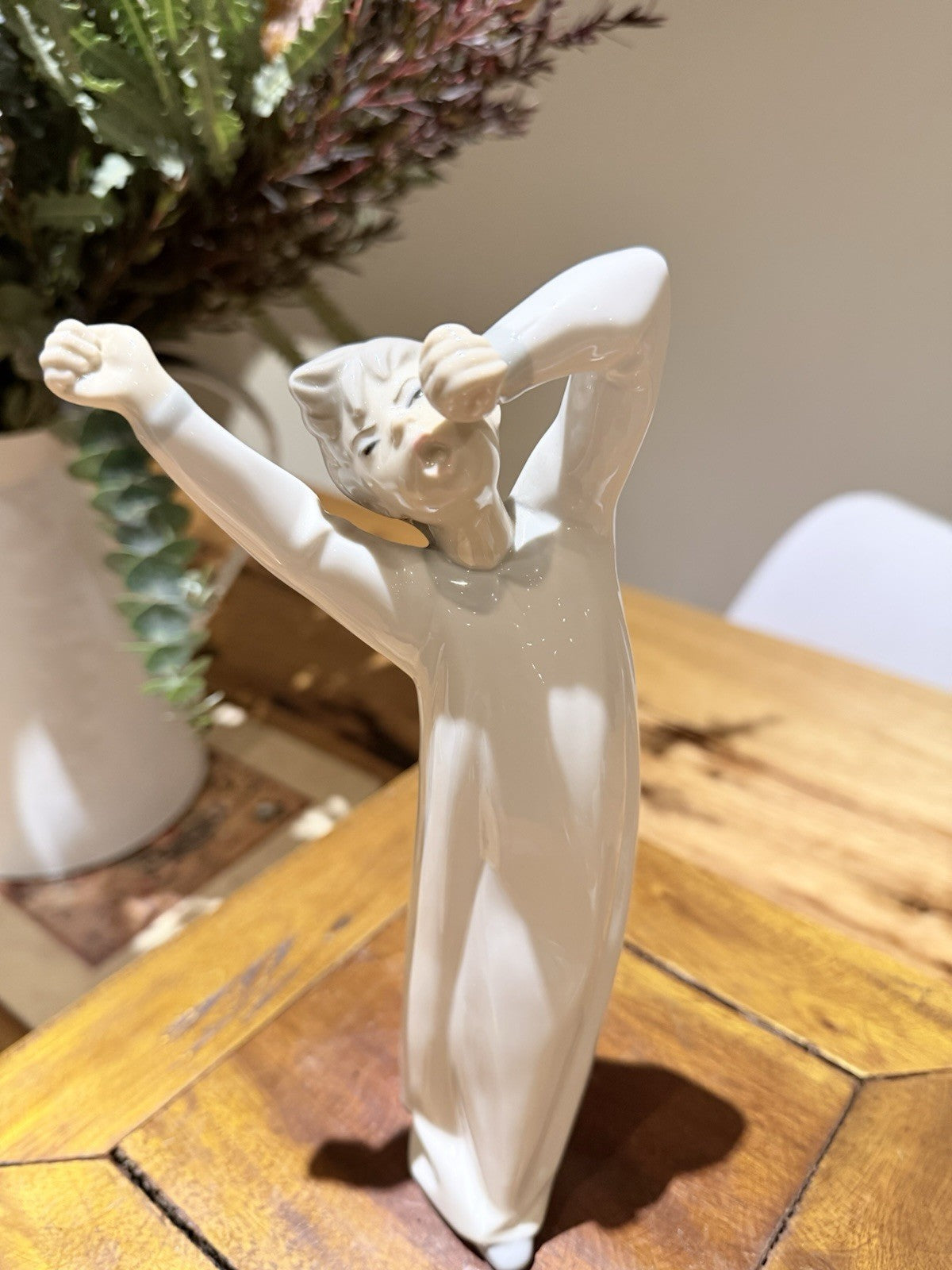 Lladro Boy Awakening 4870 Porcelain Figurine Spain Gloss White Retired 21cm