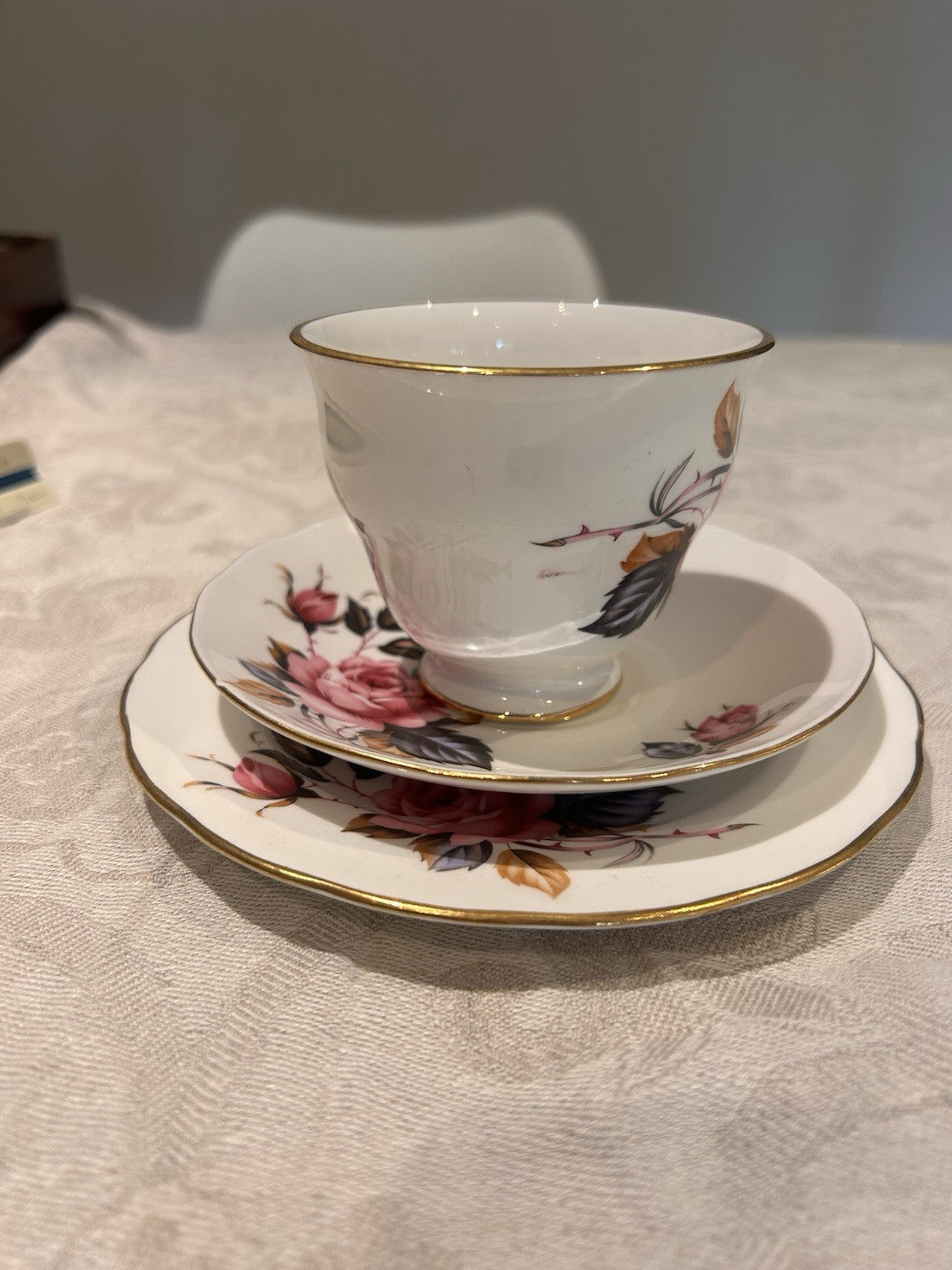 VINTAGE - TRIO BY ROYAL VALE, ENGLAND - CUP SAUCER & PLATE - BONE CHINA