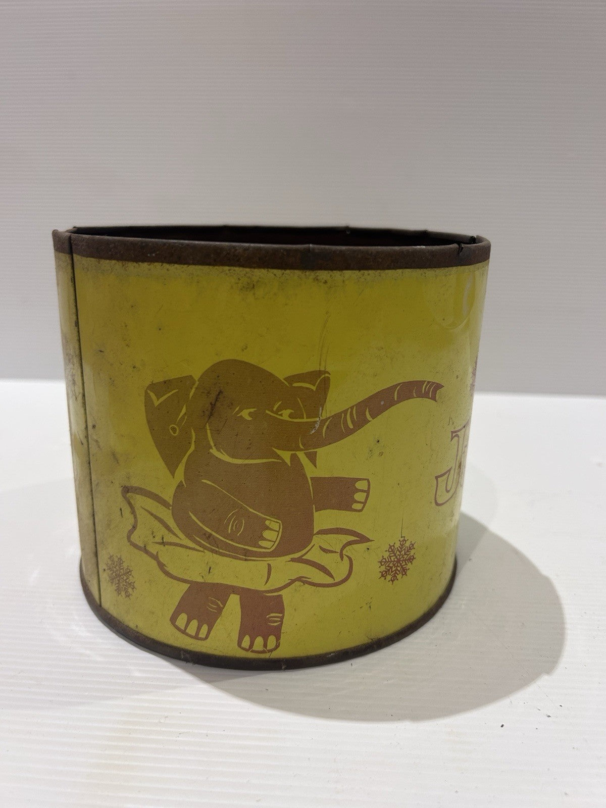 Vintage Jumbo Elephant Tin Yellow Oval Snowflake Biscuit Tin c1950s