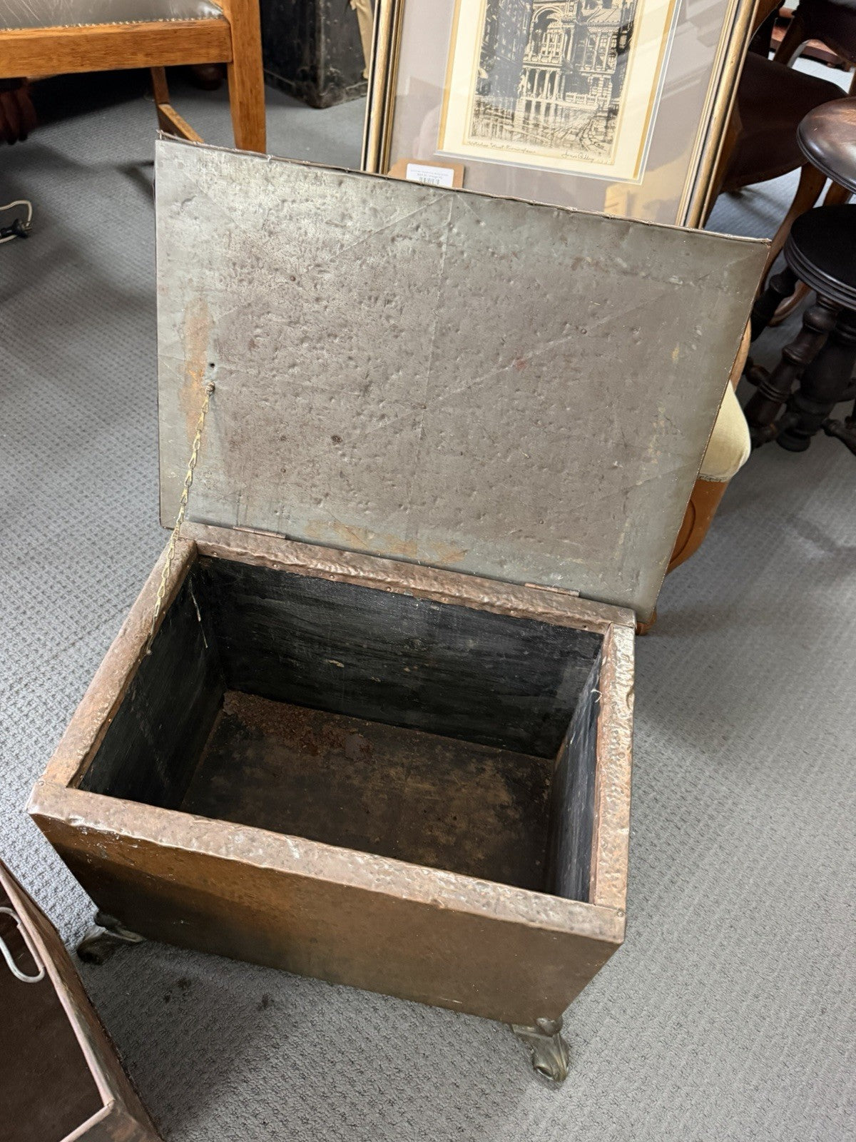 Antique Arts & Crafts Hammered Copper Coal Box Removable Liner Paw Feet