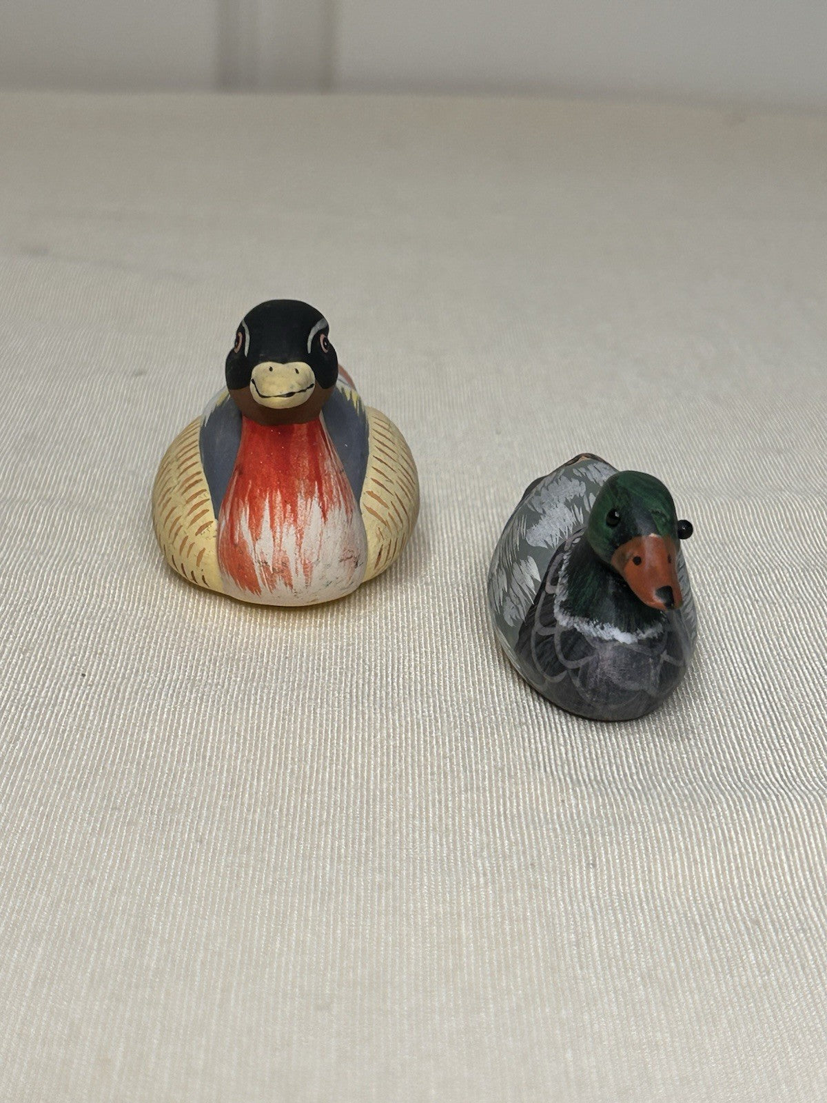 Hand Painted Ceramic Duck Figurines x2 – Mini Folk Art Décor Ducks