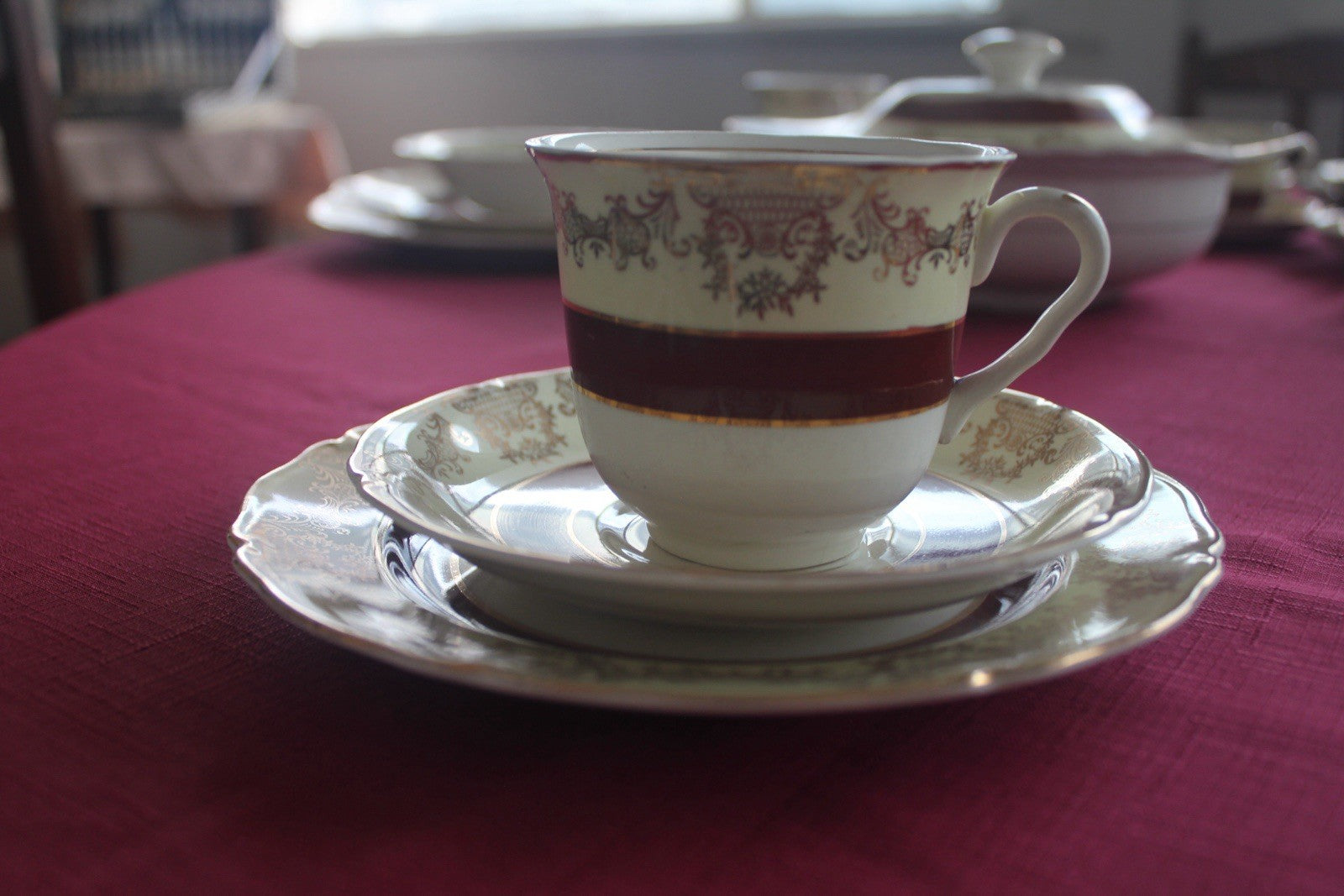 Midwinter Porcelain Burgundy & Gilt Dinner Tea Set for  6 England Vintage